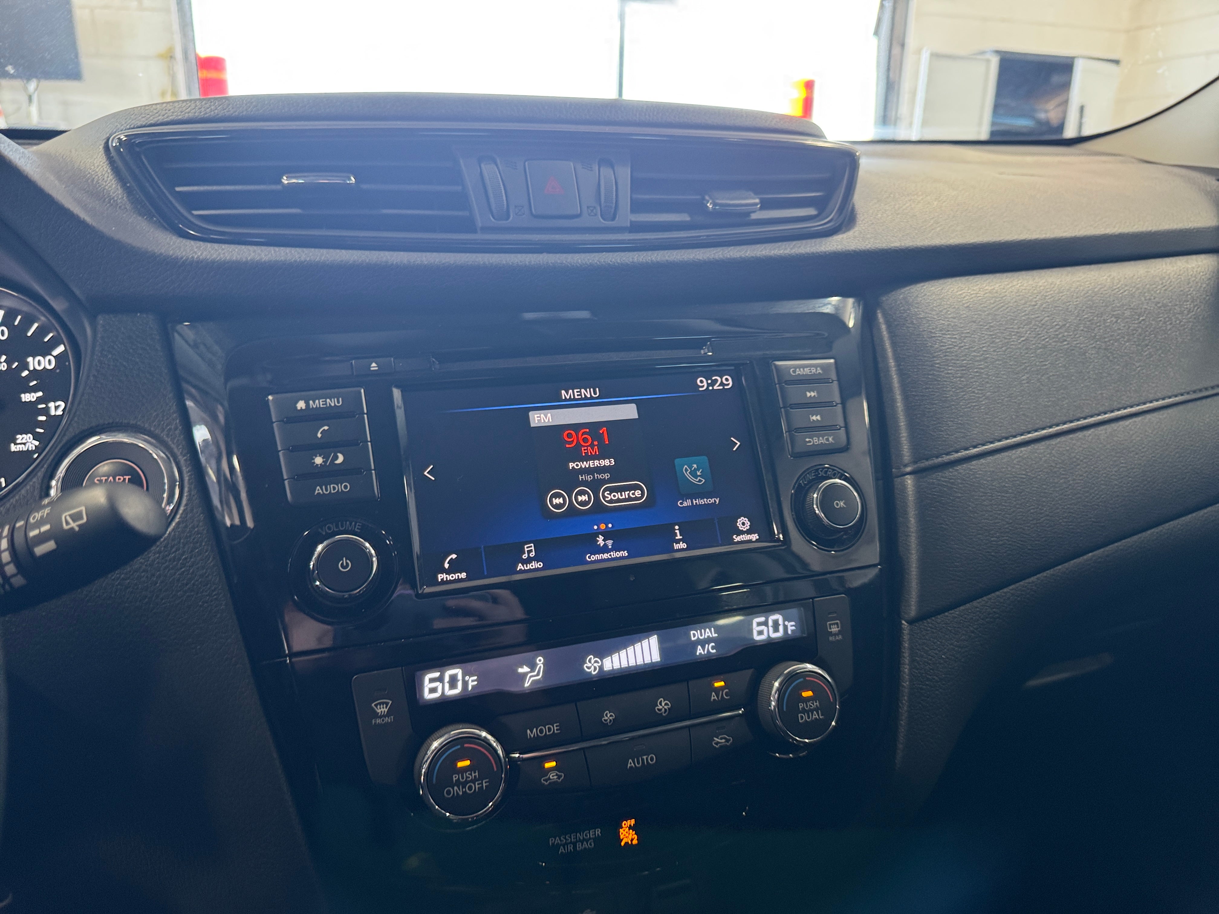 2019 Nissan Rogue SV 4