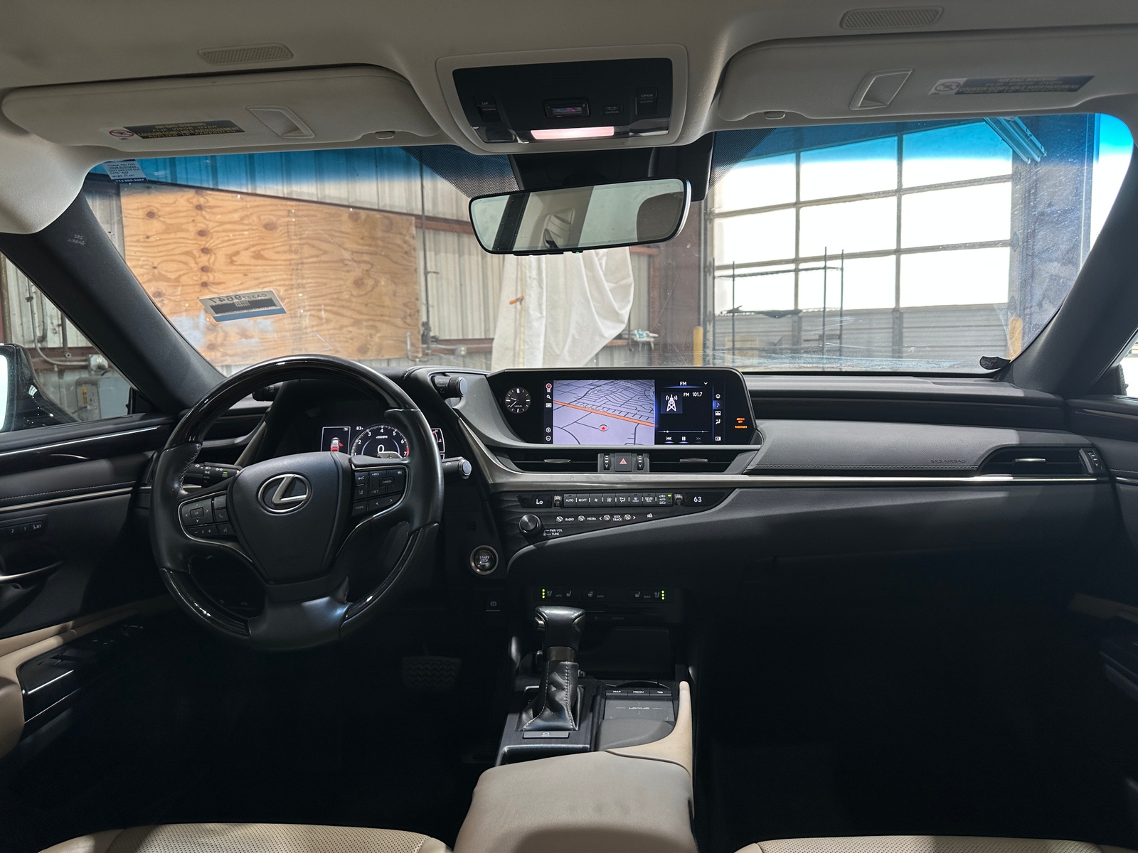 Thumbnail: 2020 Lexus ES - 2