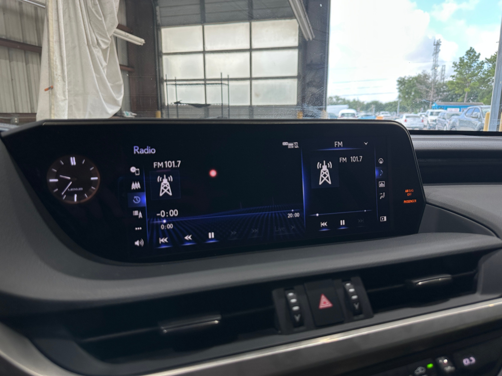 Thumbnail: 2020 Lexus ES - 3