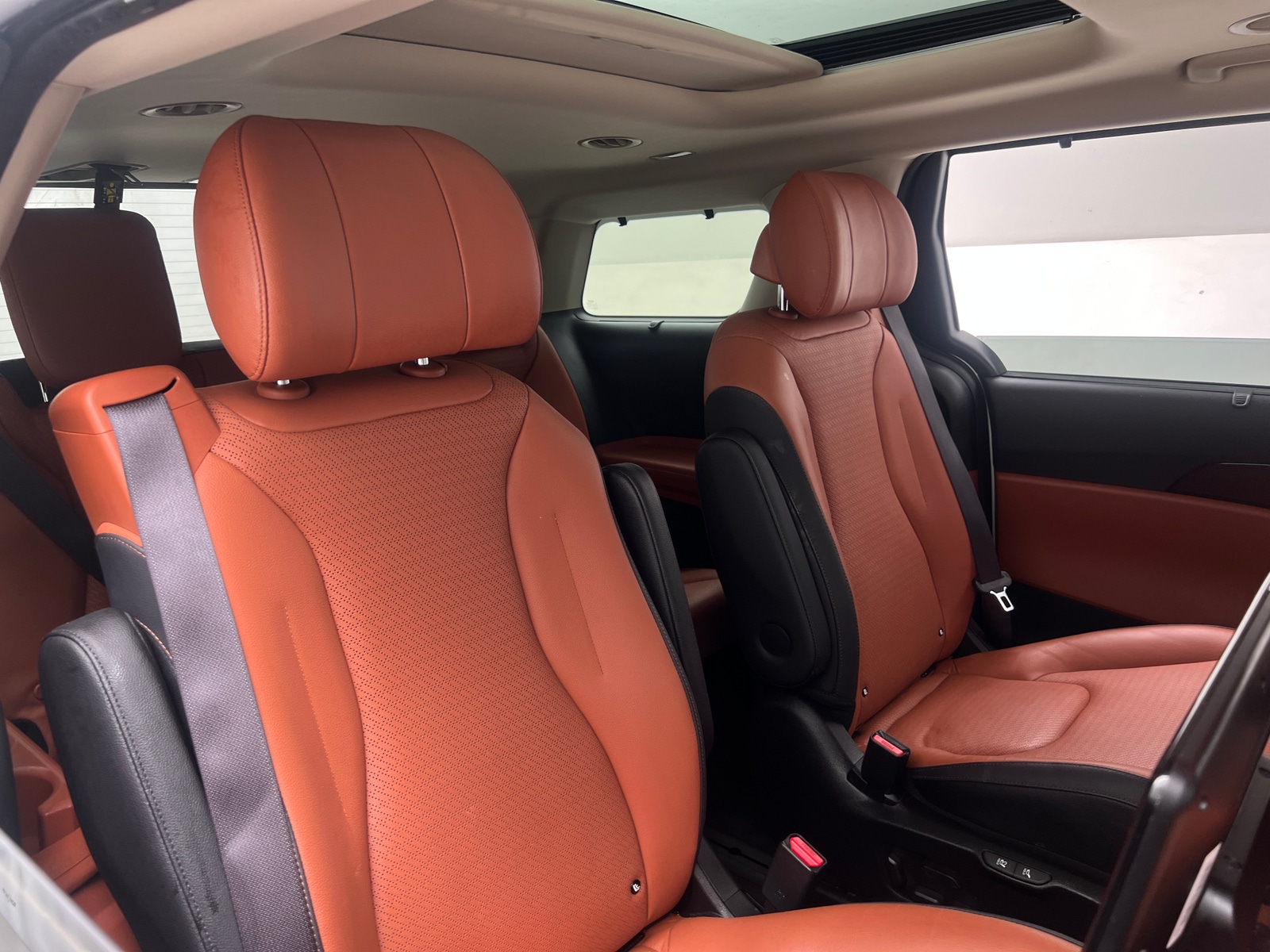Thumbnail: 2023 Kia Carnival - 5