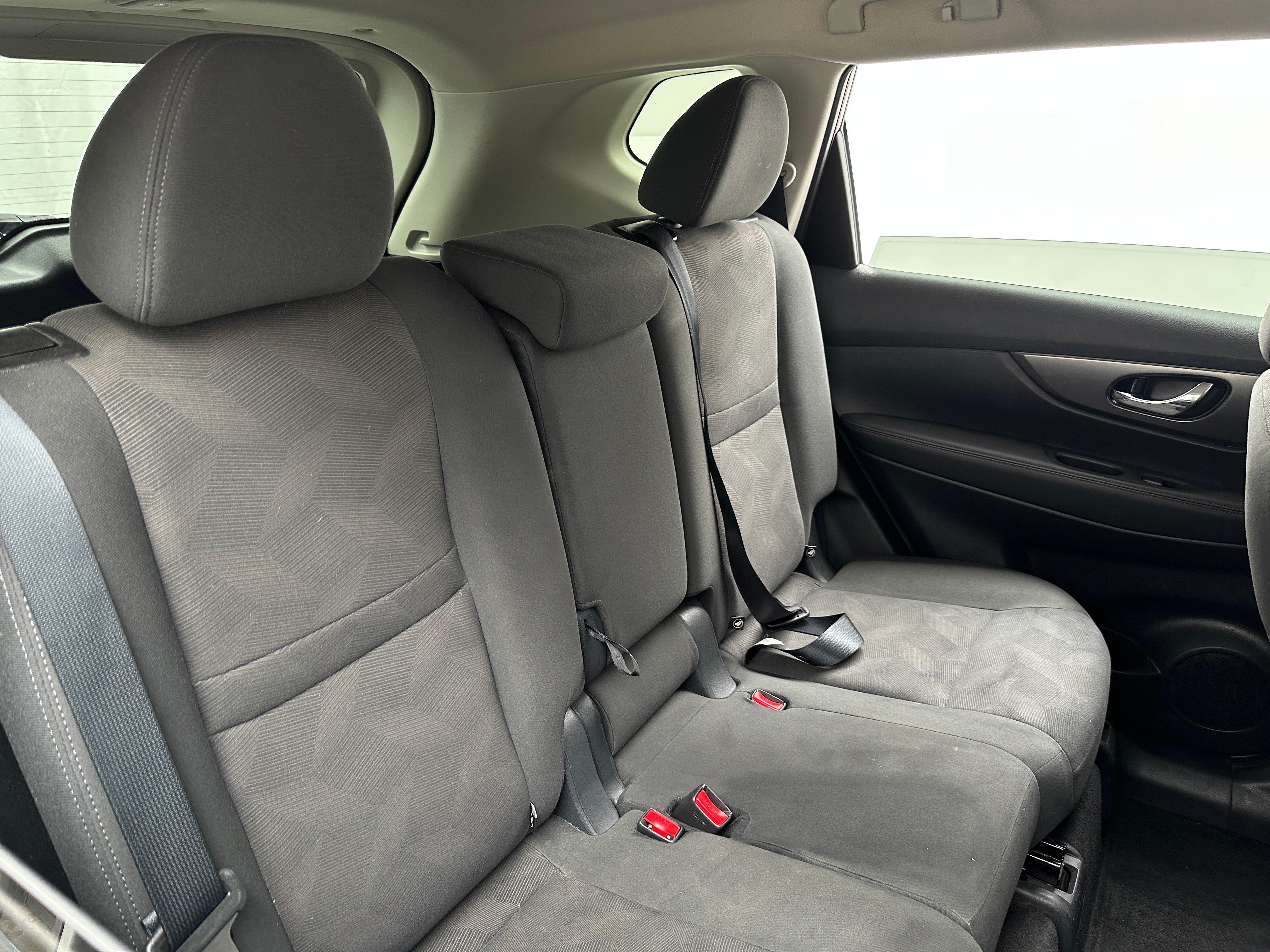 2016 Nissan Rogue SV 6