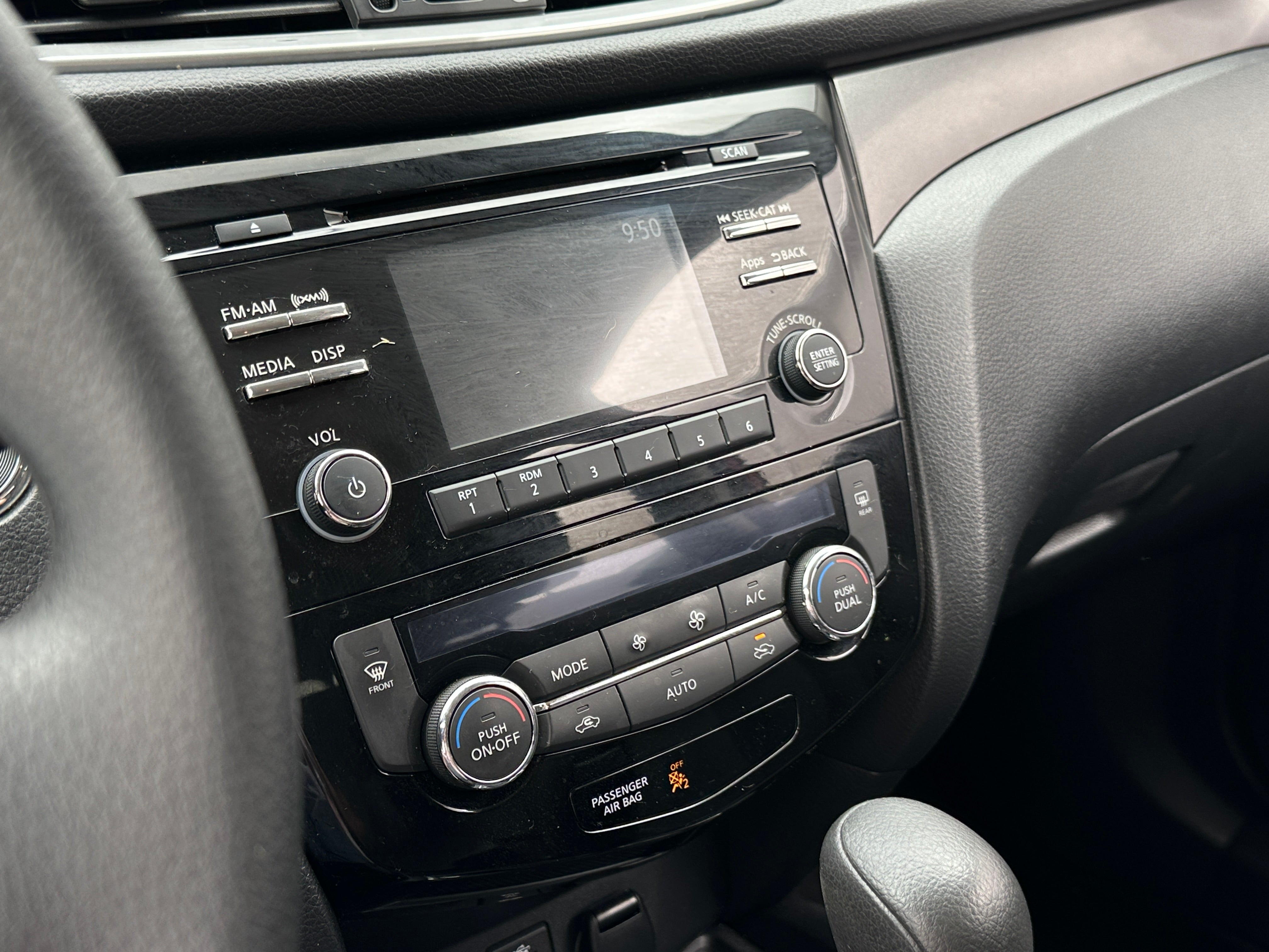 2016 Nissan Rogue SV 4