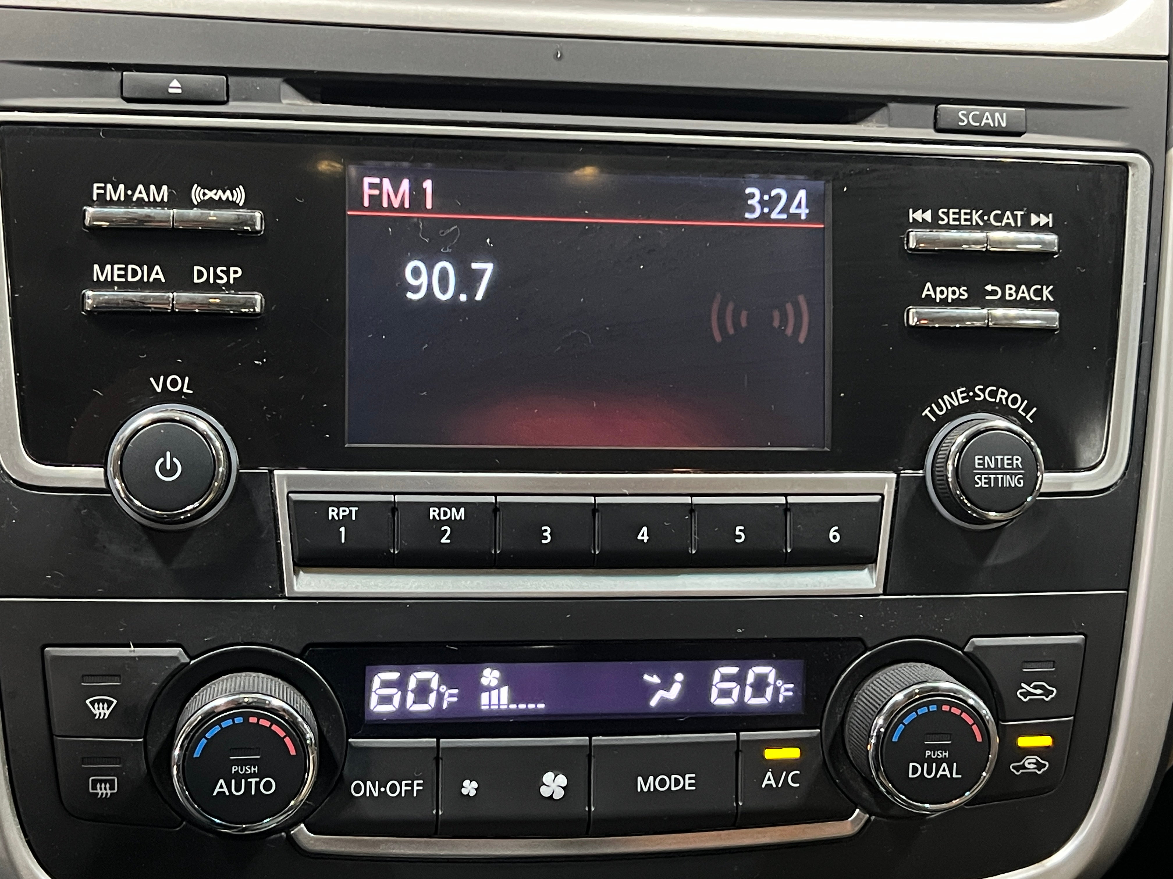 Thumbnail: 2016 Nissan Altima - 4