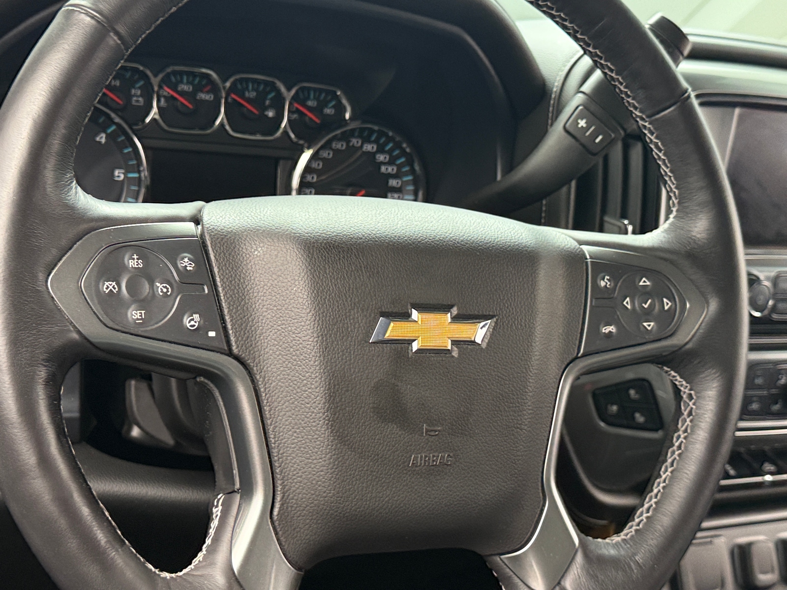 Thumbnail: 2017 Chevrolet Silverado 1500 - 4