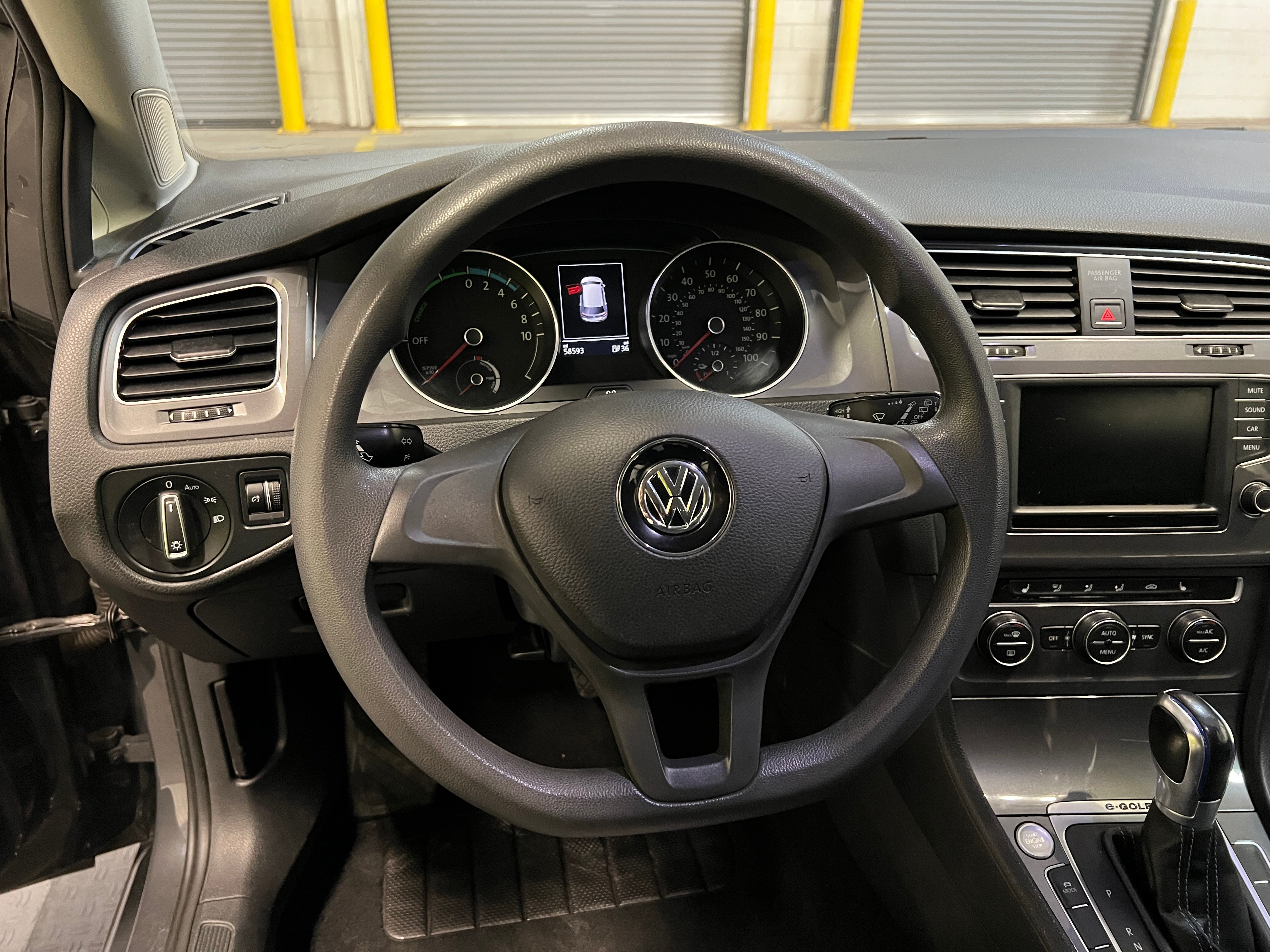 2016 Volkswagen e-Golf SE 5