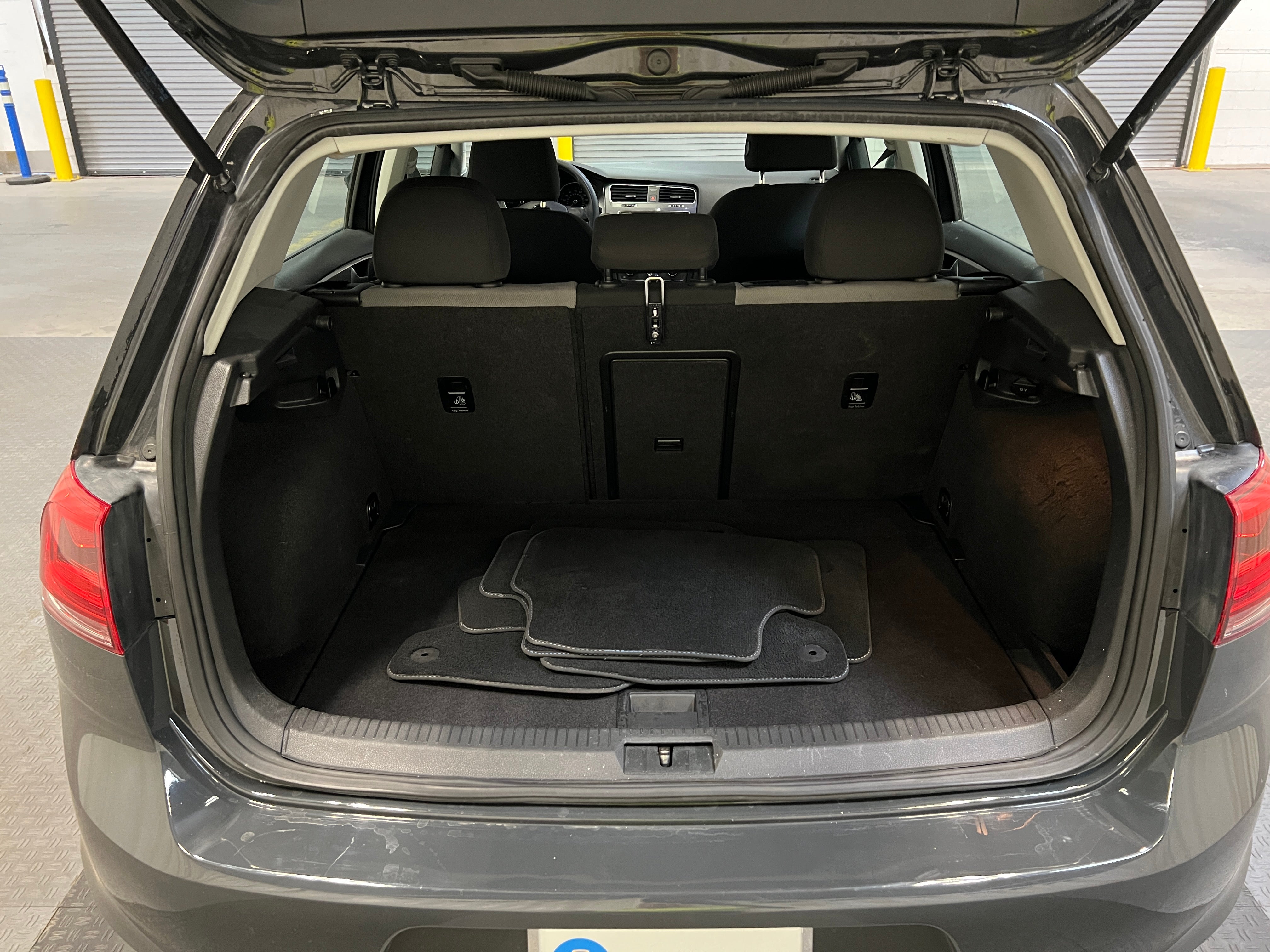 2016 Volkswagen e-Golf SE 7