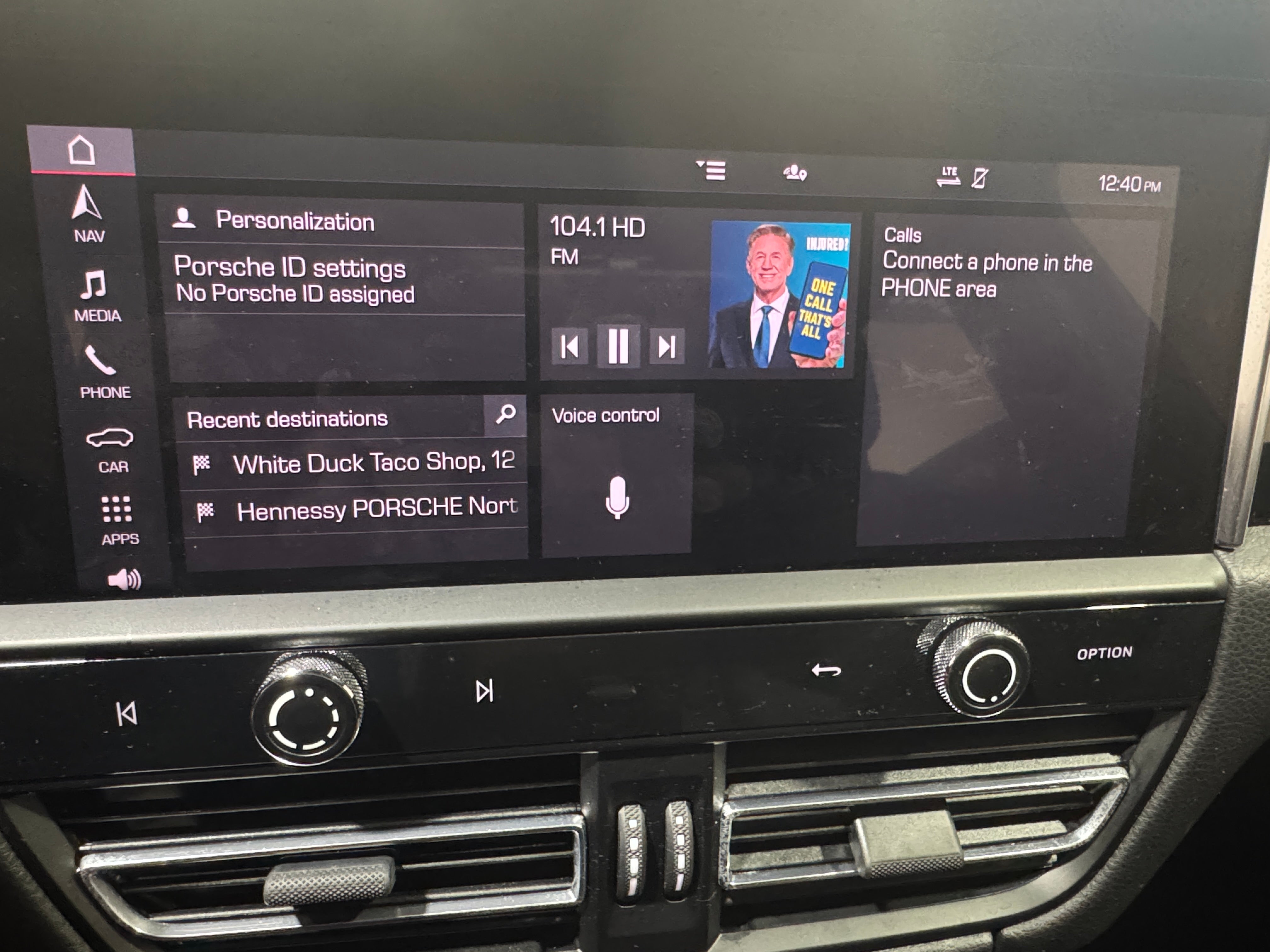 2023 Porsche Macan T 3