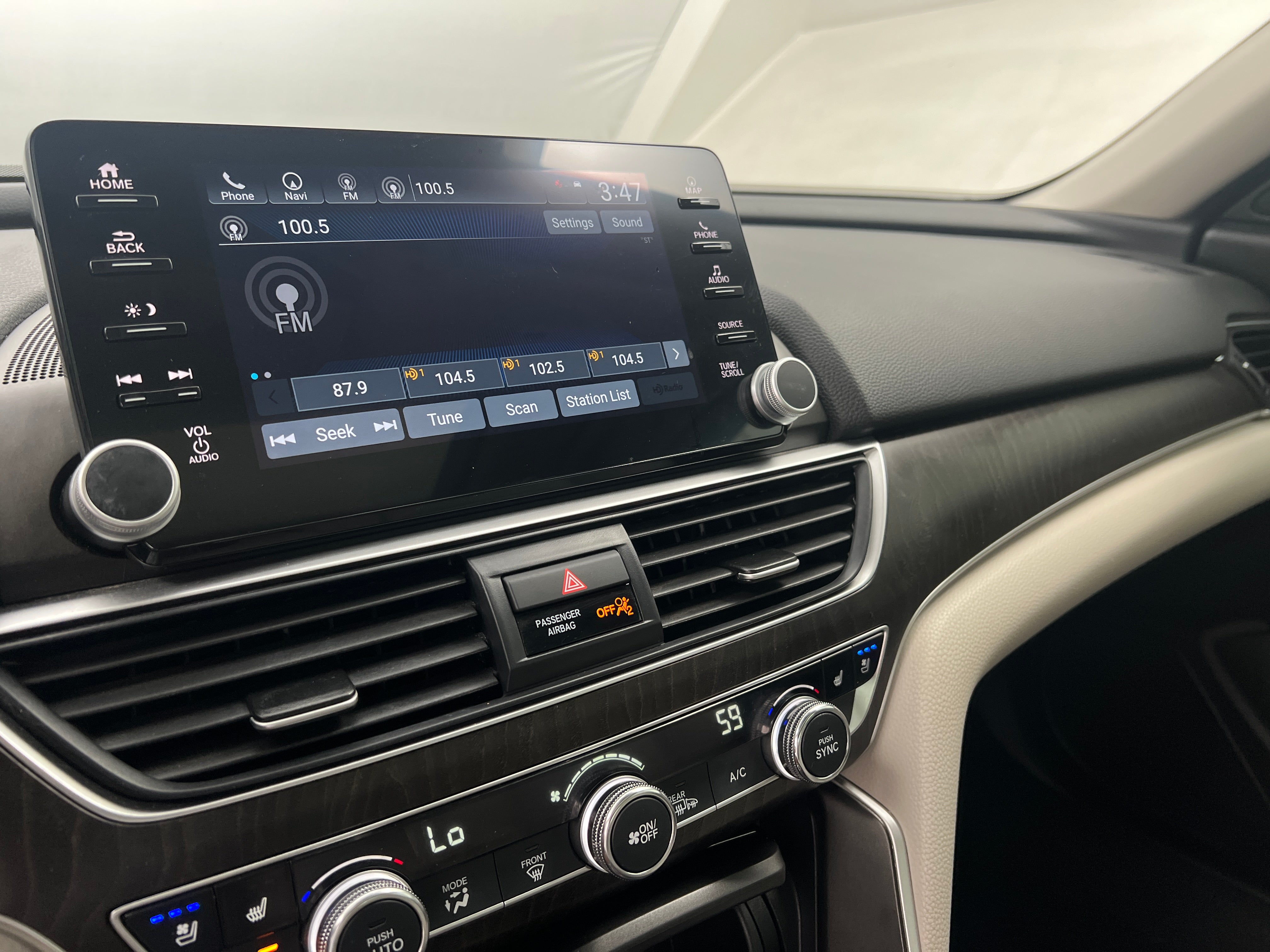 2022 Honda Accord Touring 3