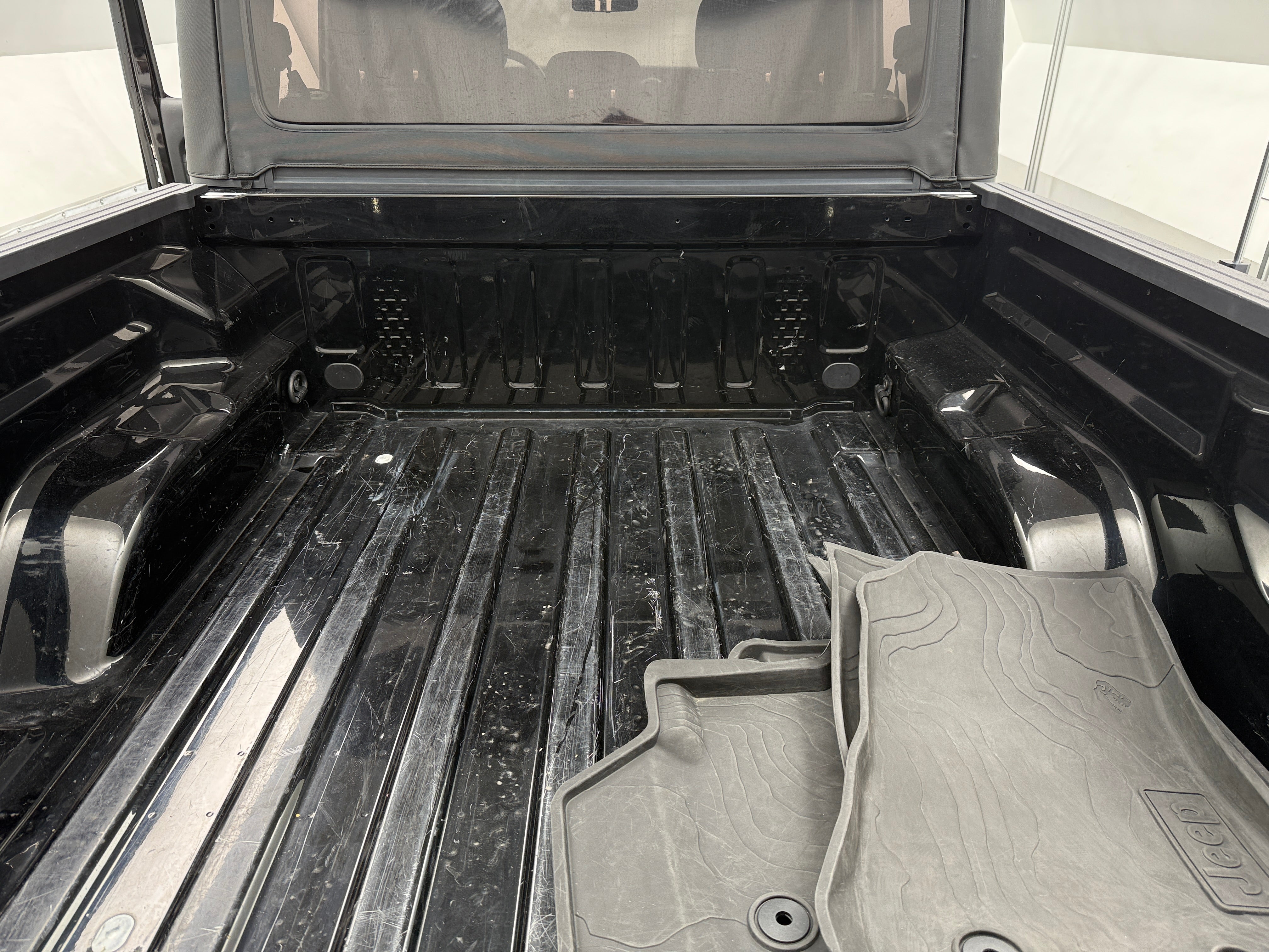 Thumbnail: 2023 Jeep Gladiator - 7