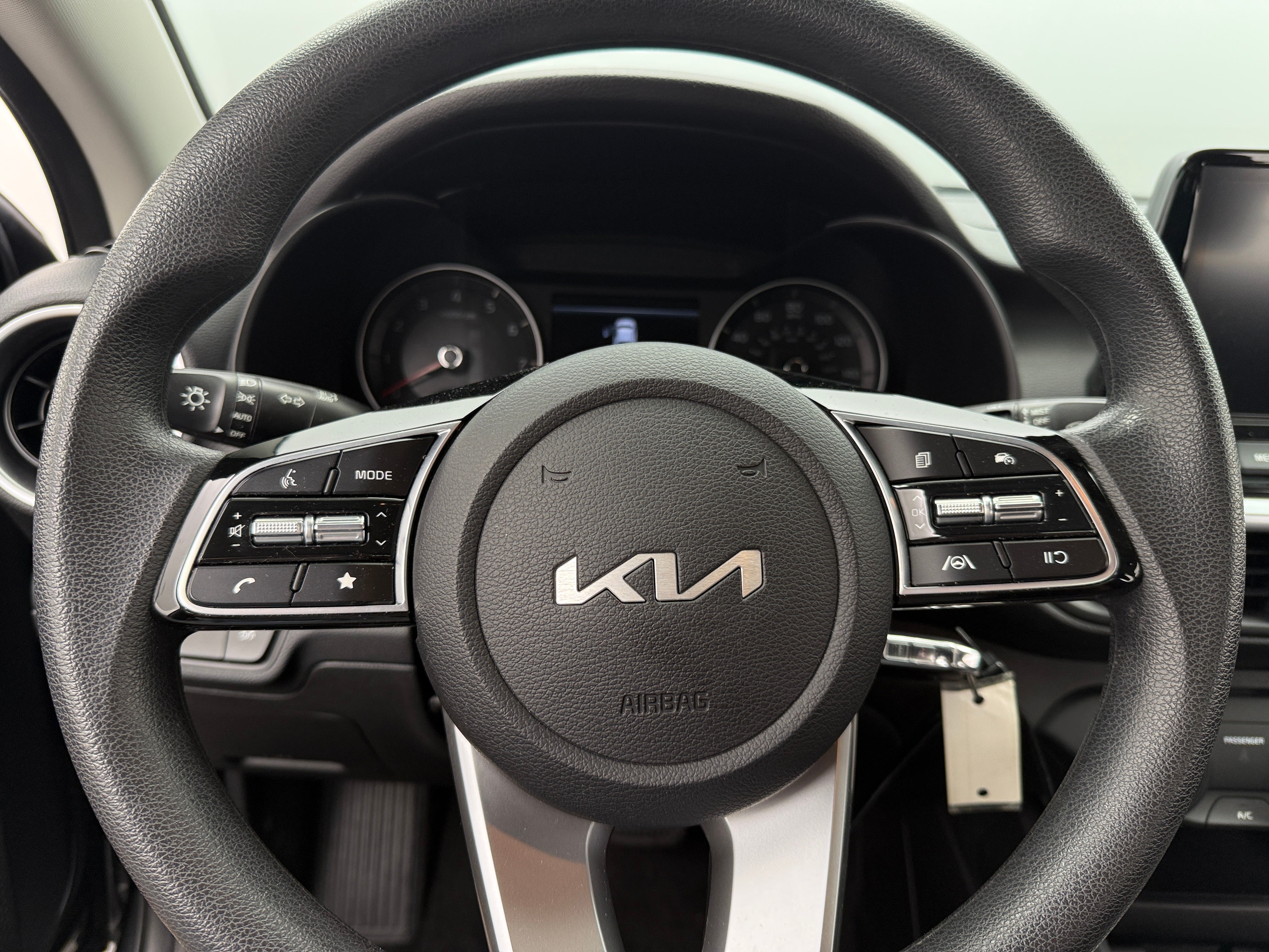 2023 Kia Forte LXS 5