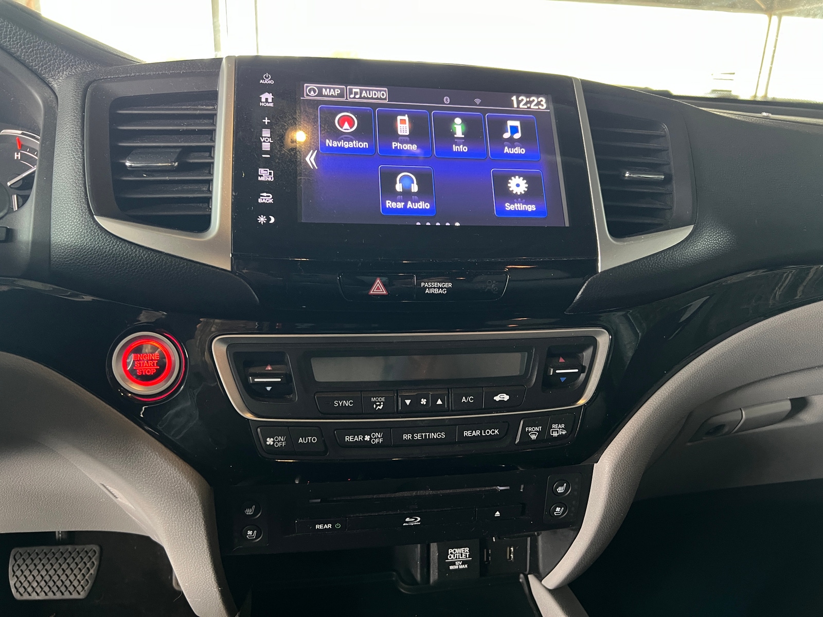 Thumbnail: 2017 Honda Pilot - 3