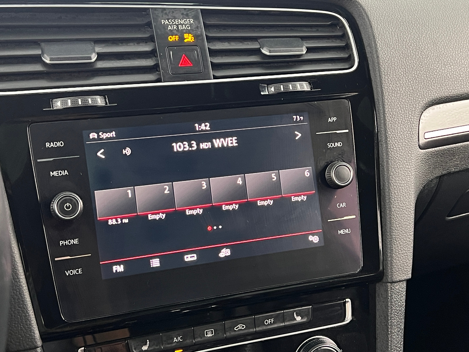 Thumbnail: 2019 Volkswagen Golf - 3