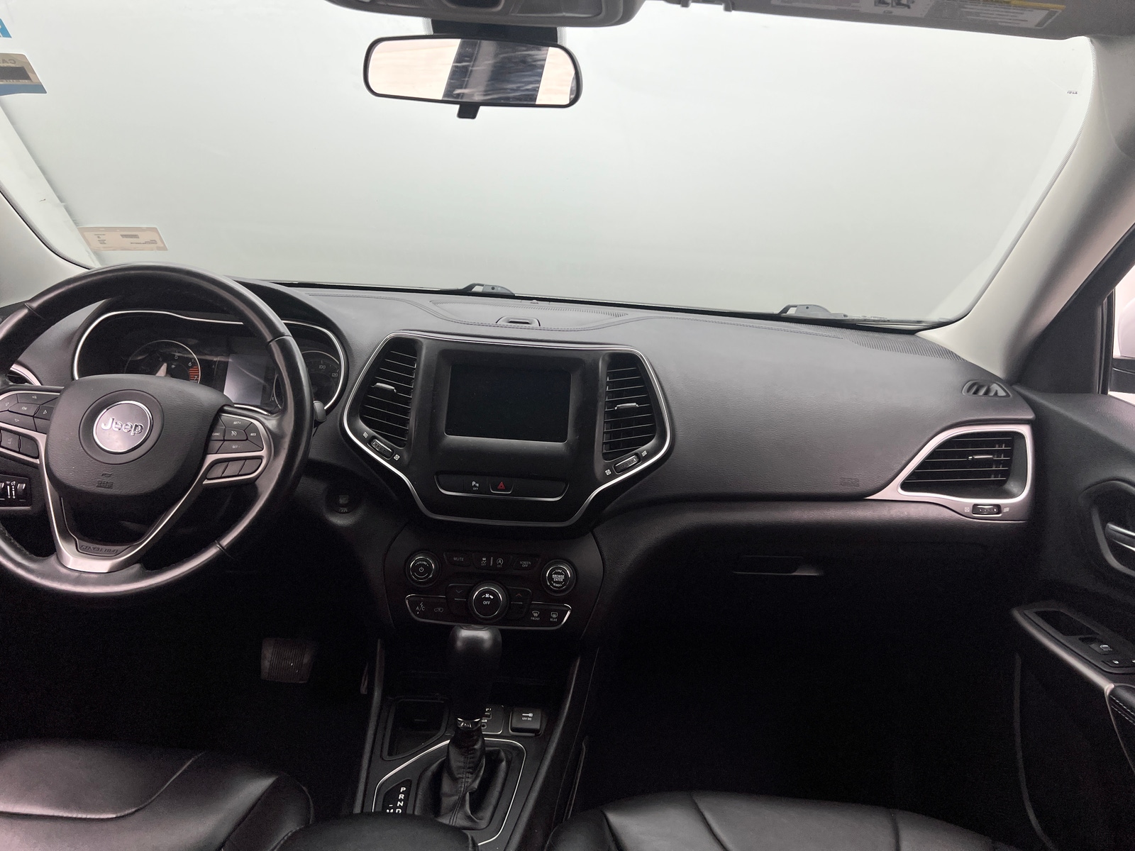 Thumbnail: 2020 Jeep Cherokee - 3