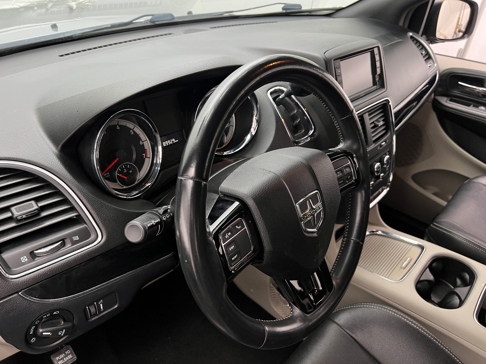 Thumbnail: 2019 Dodge Grand Caravan - 4