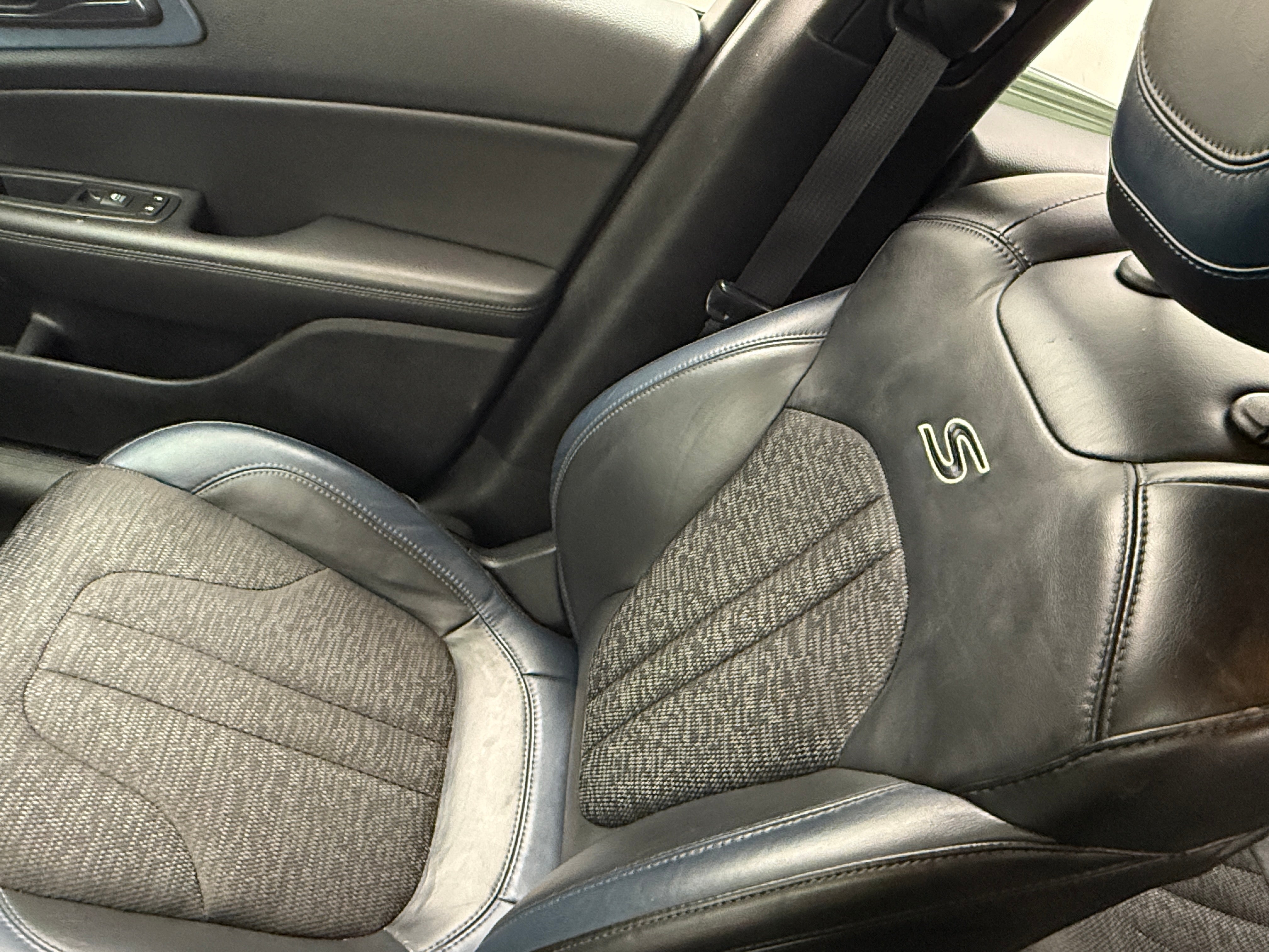 2015 Chrysler 200 S 2