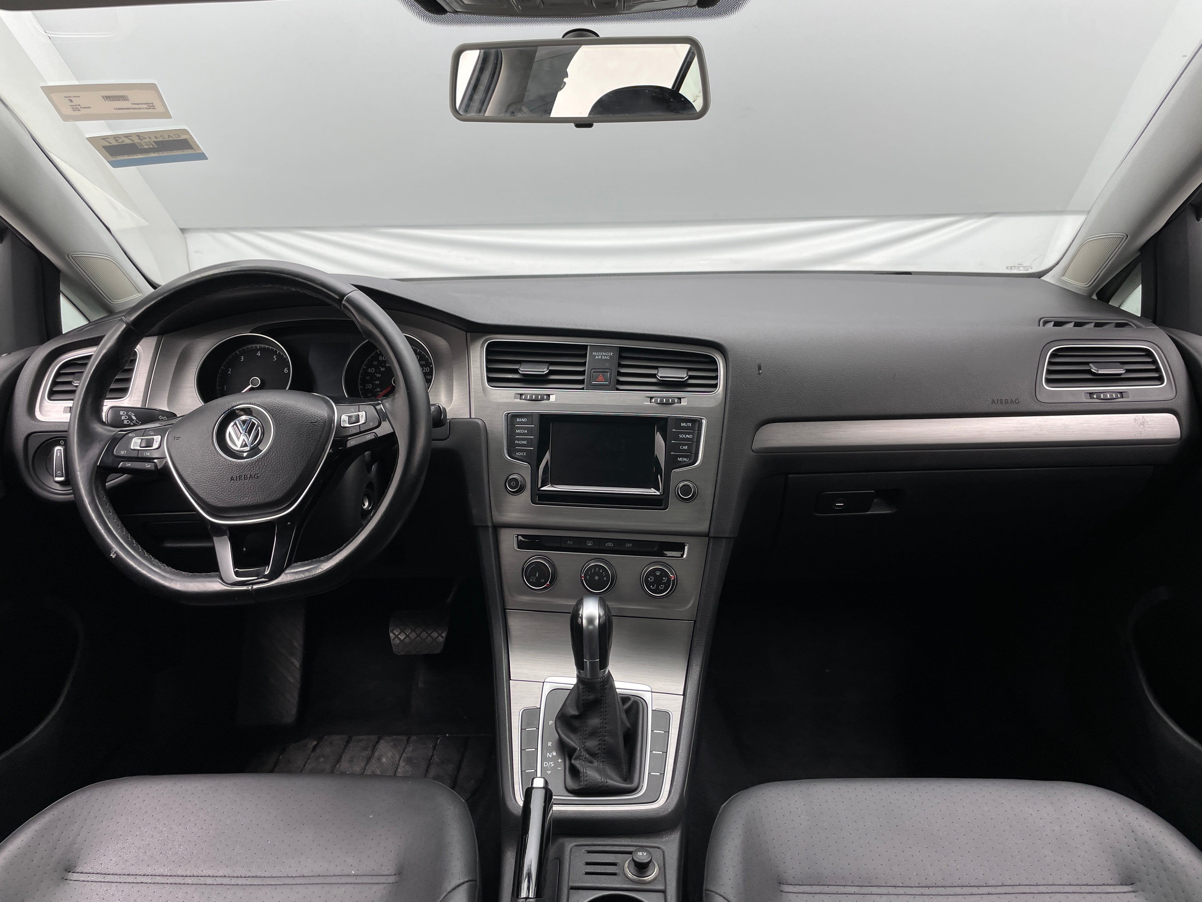 2015 Volkswagen Golf SE 2