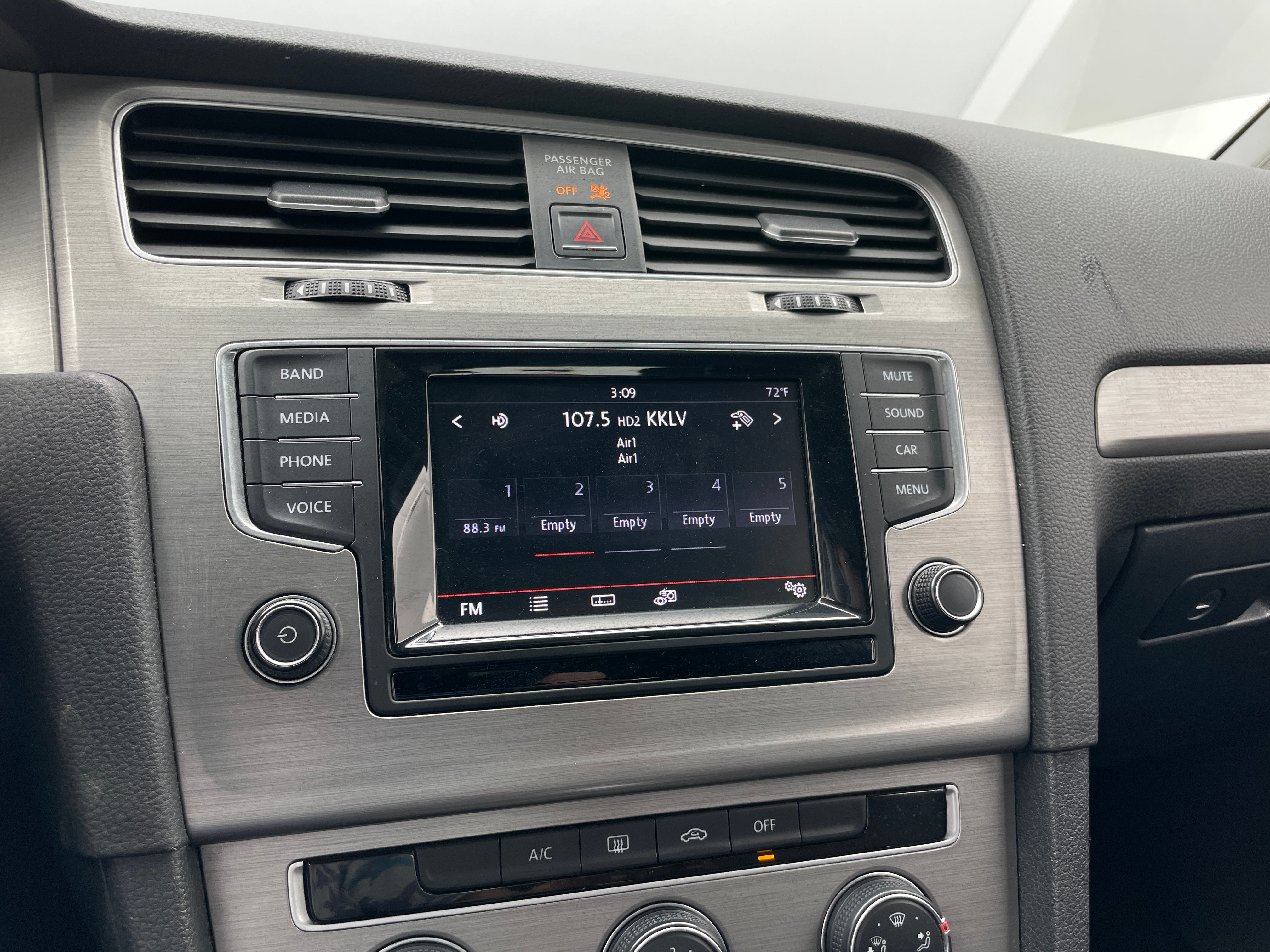 2015 Volkswagen Golf SE 3