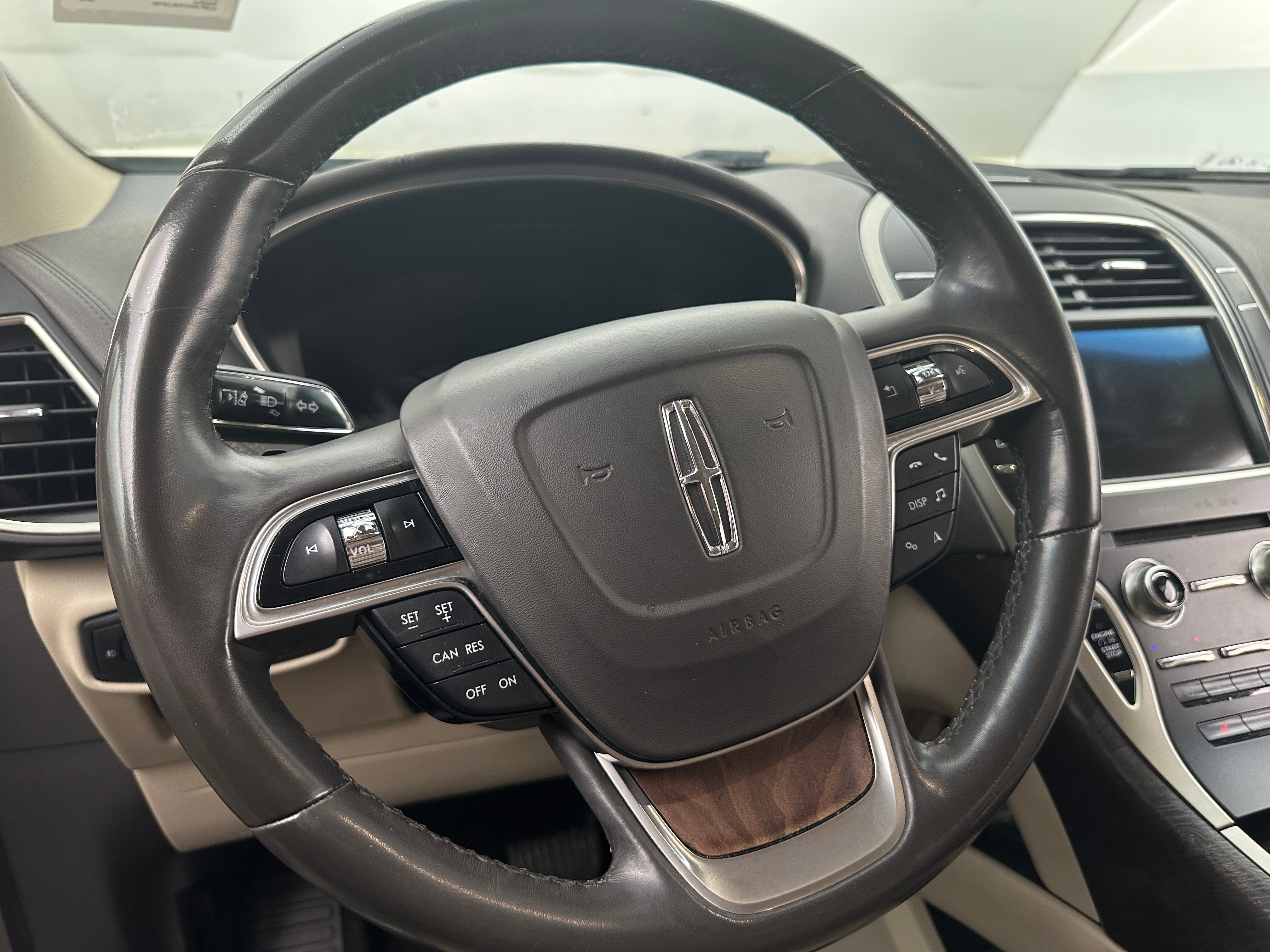 2019 Lincoln Nautilus Select 4