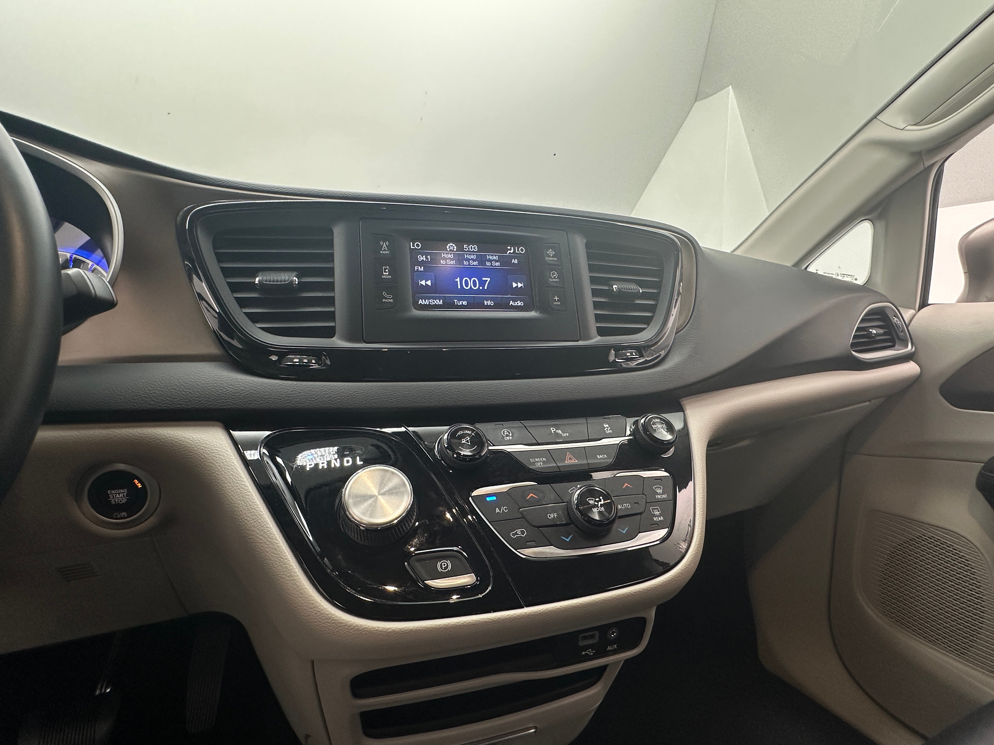 2017 Chrysler Pacifica Touring L 3