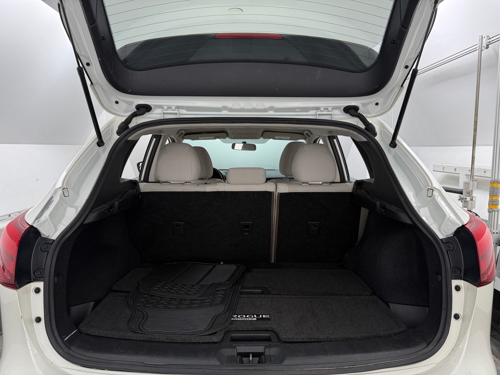Thumbnail: 2018 Nissan Rogue Sport - 7