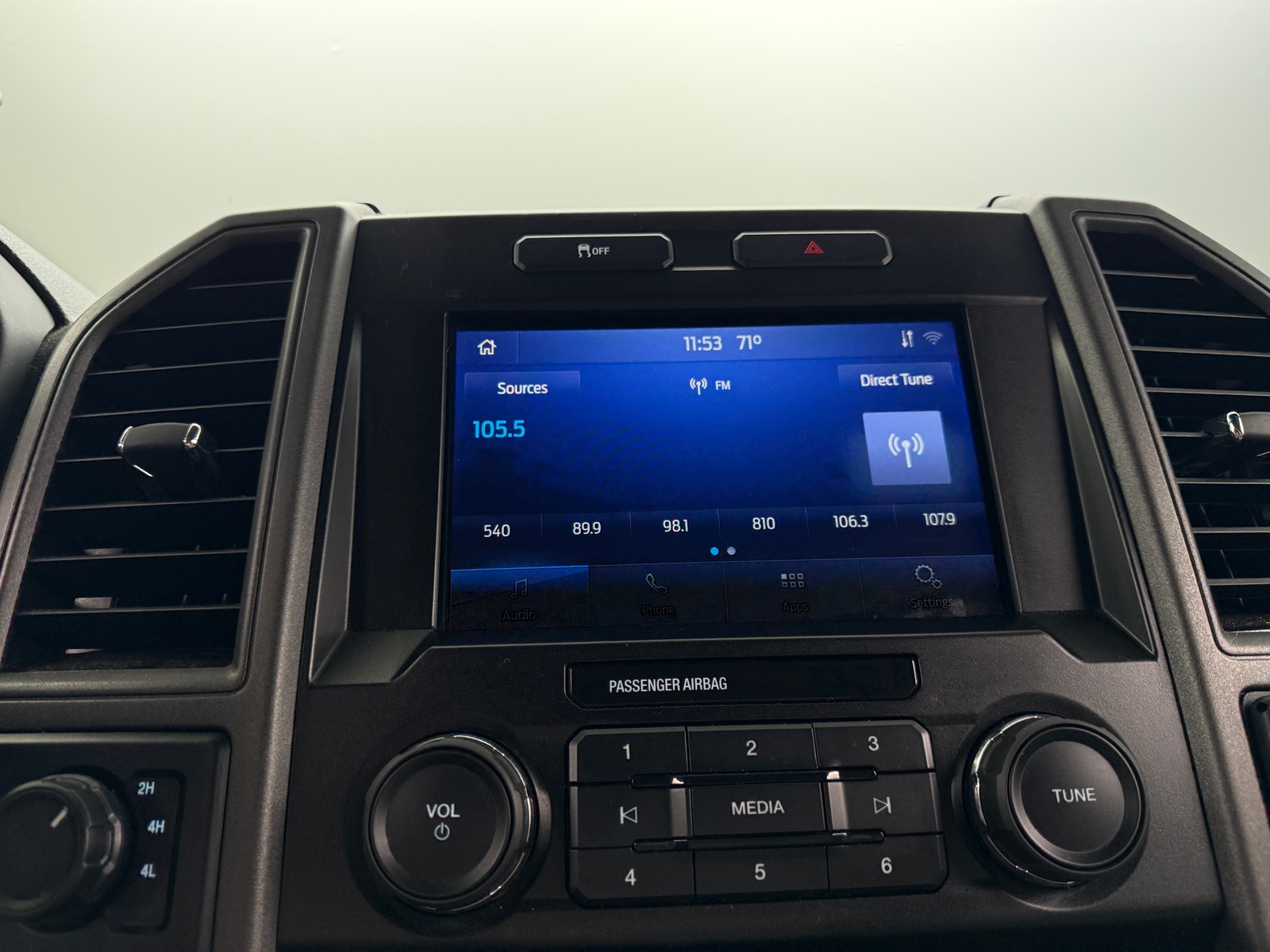 Thumbnail: 2022 Ford Econoline - 3