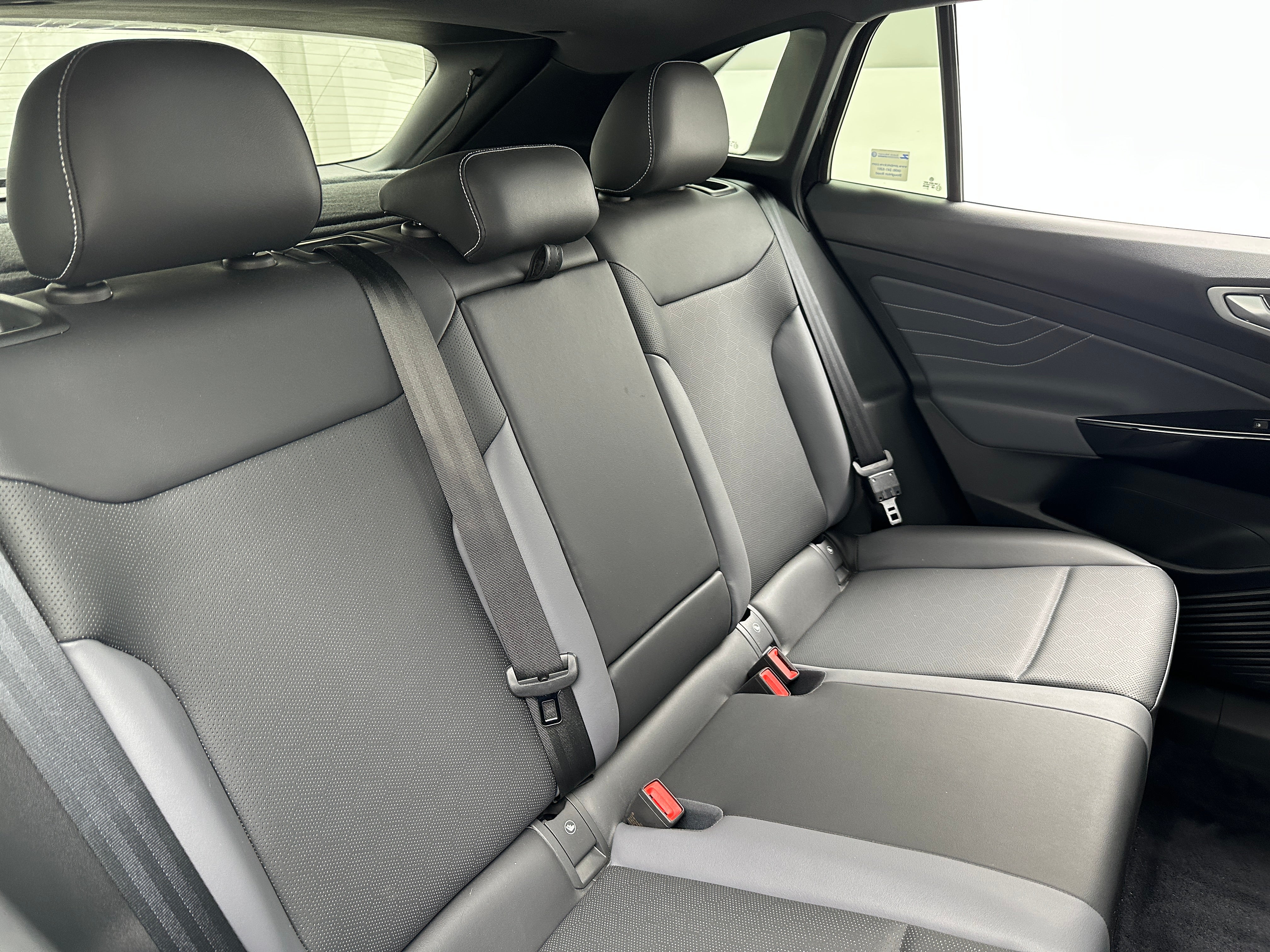 2023 Volkswagen ID.4 Pro S 5