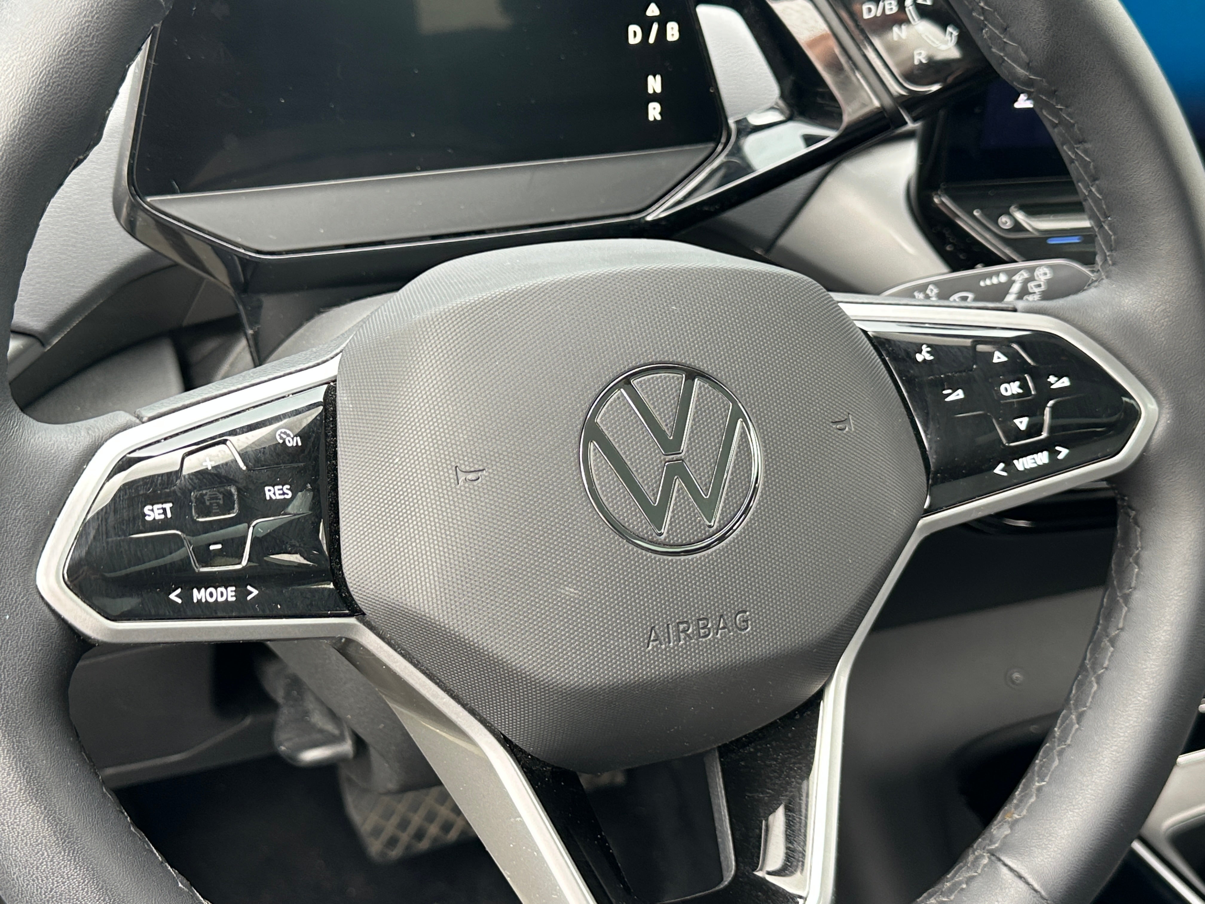 2023 Volkswagen ID.4 Pro S 4