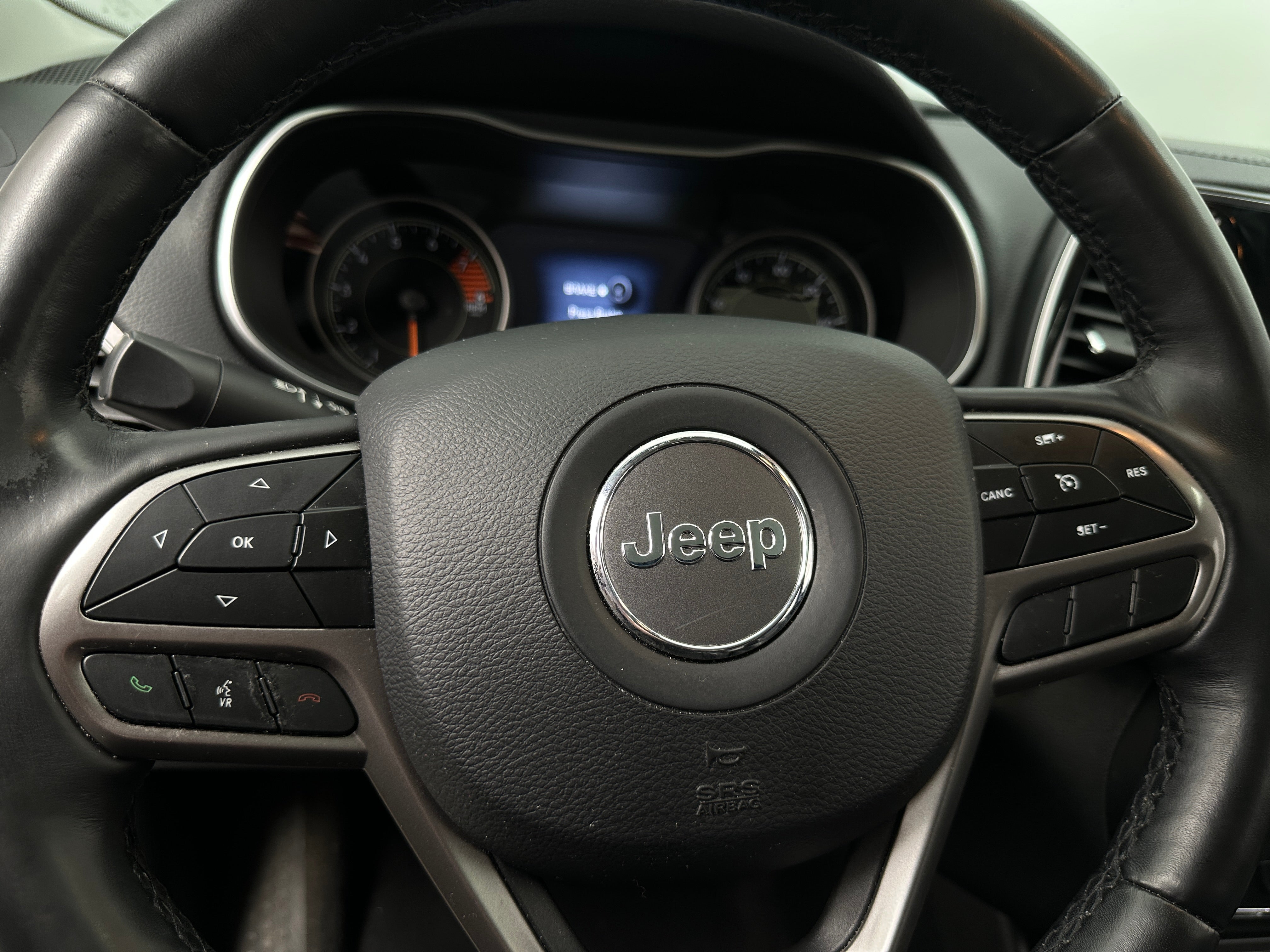 2019 Jeep Cherokee Limited Edition 4