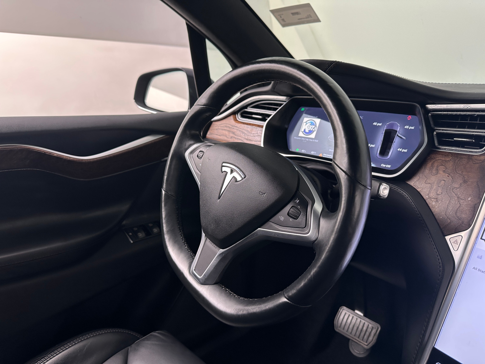 Thumbnail: 2017 Tesla Model X - 4