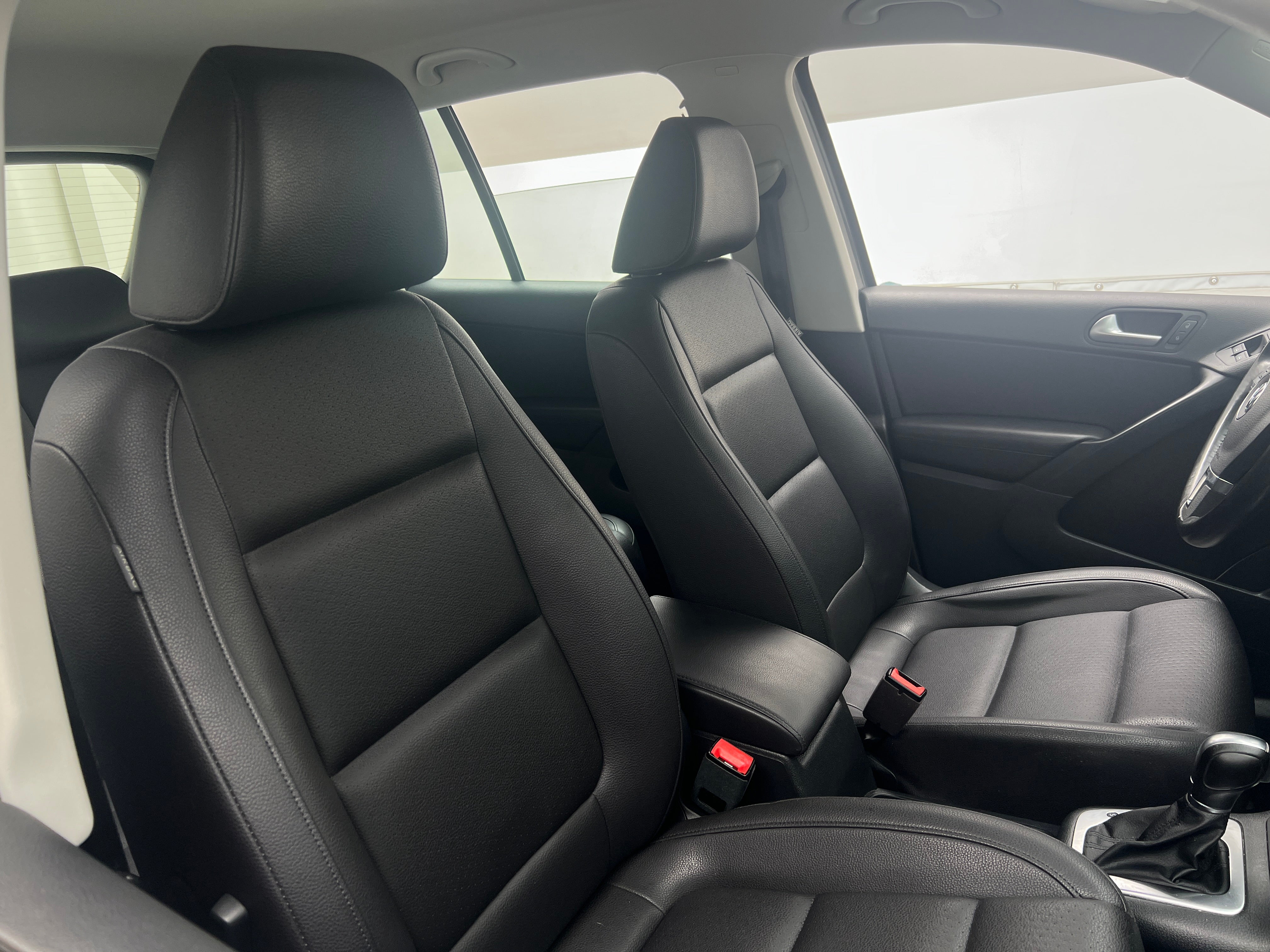 Thumbnail: 2017 Volkswagen Tiguan - 2