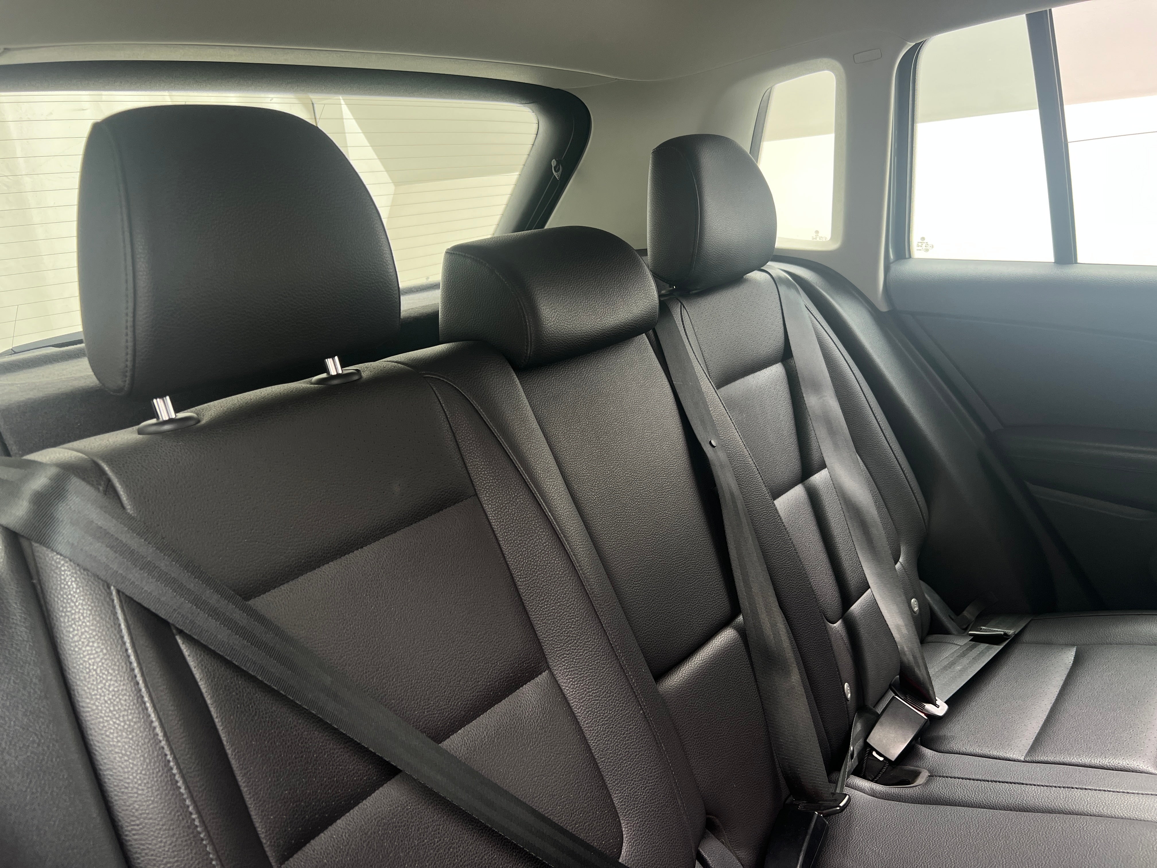 Thumbnail: 2017 Volkswagen Tiguan - 6