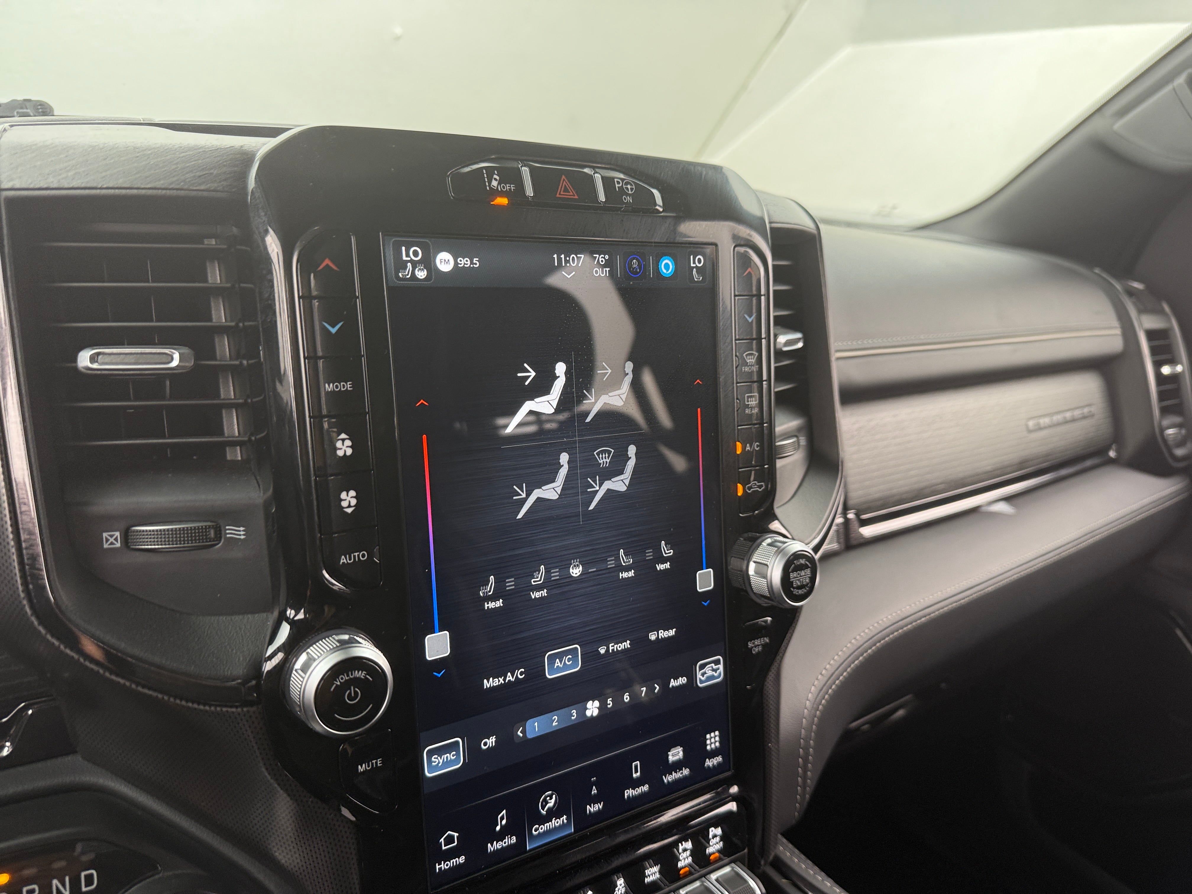 2023 RAM 1500 Limited 3