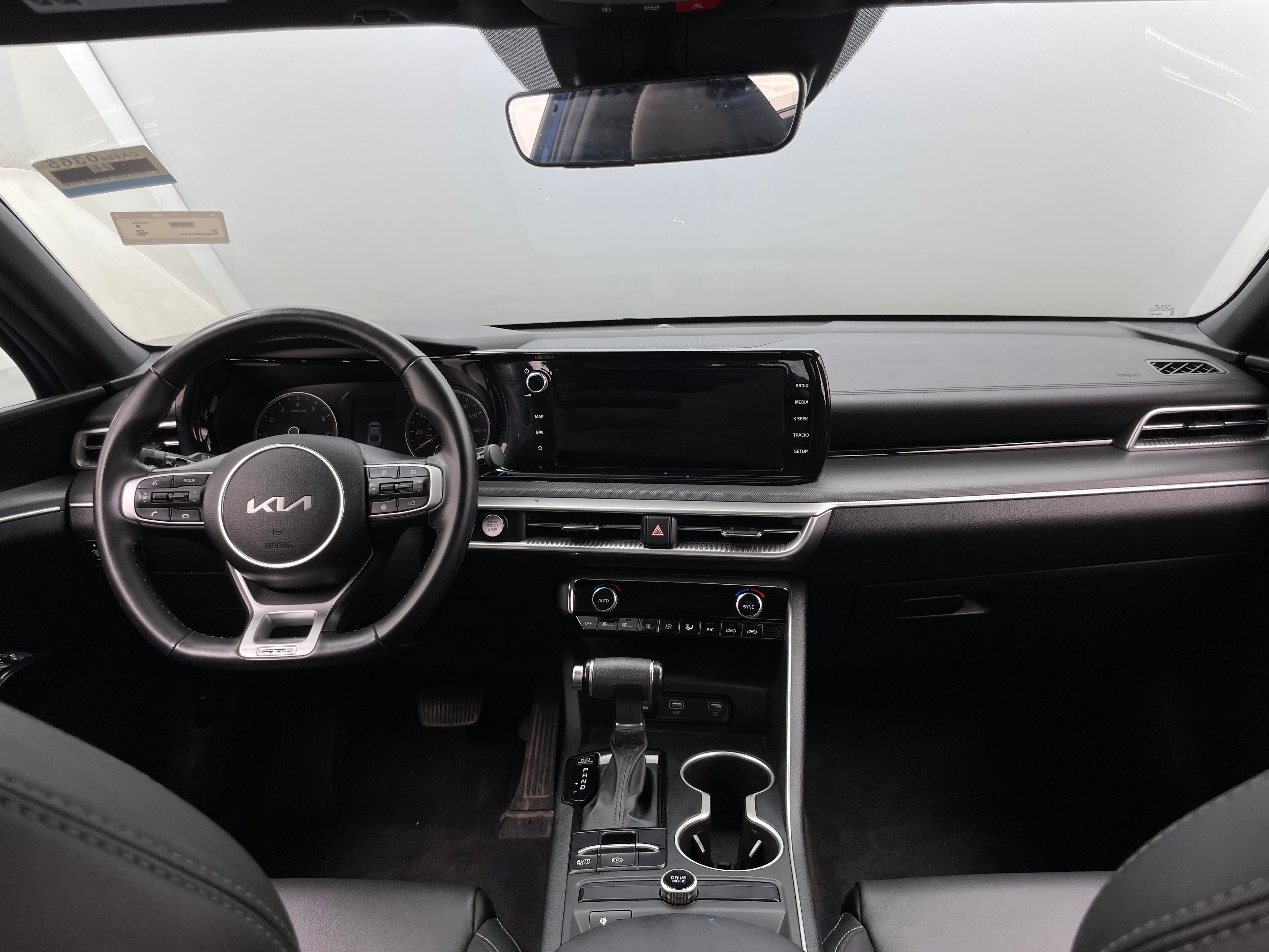 Thumbnail: 2023 Kia K5 - 2