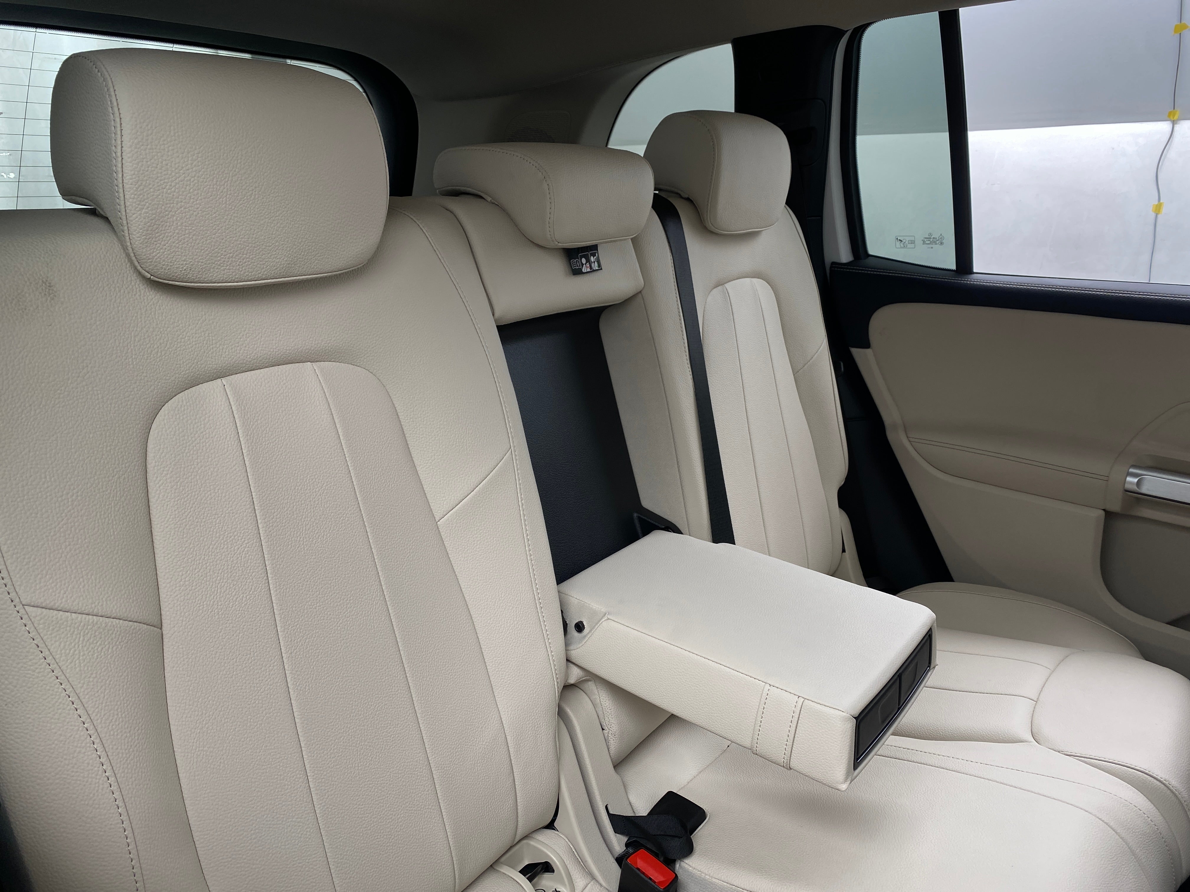 2023 Mercedes-Benz GLB 250 5