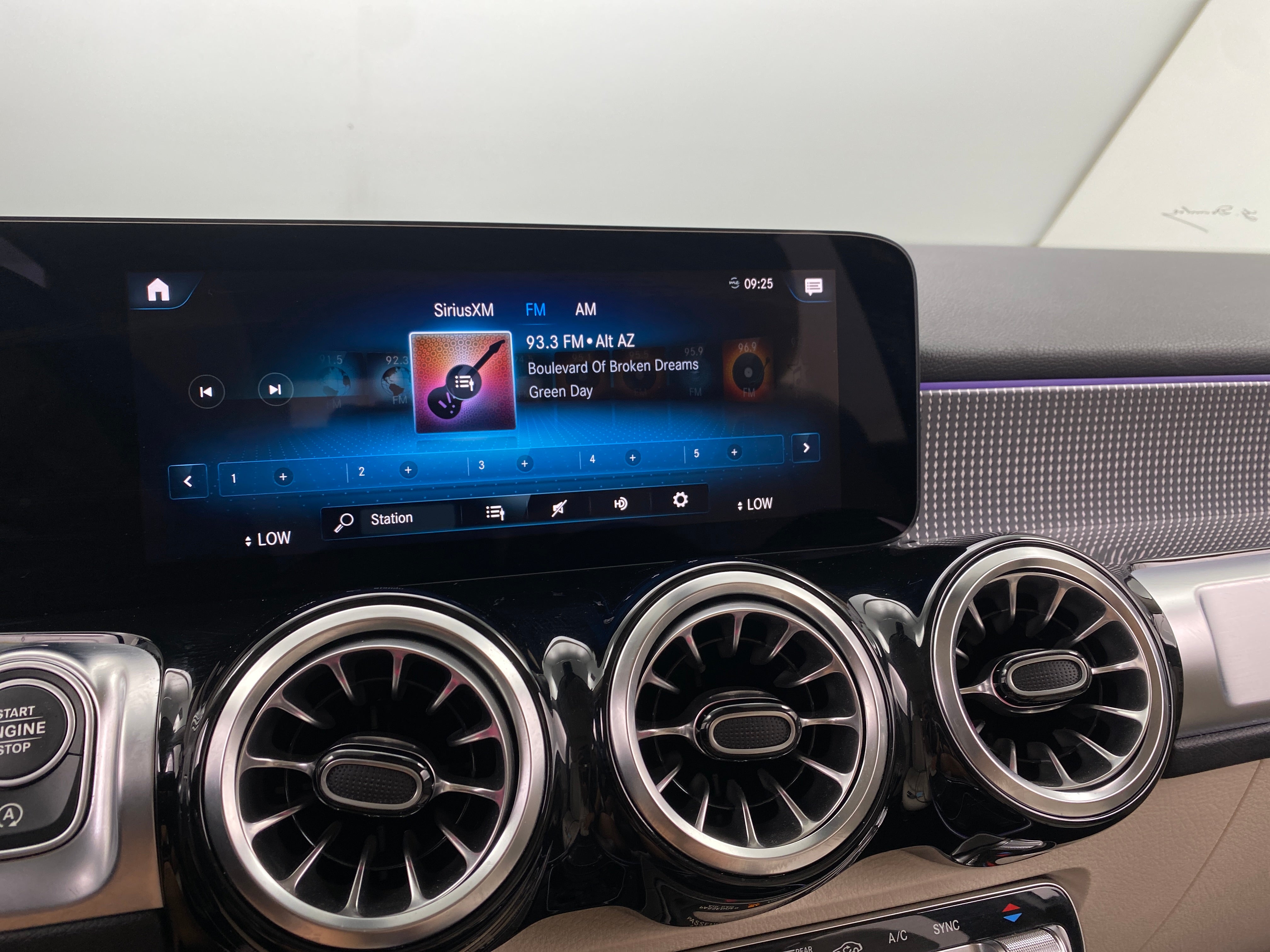 2023 Mercedes-Benz GLB 250 3