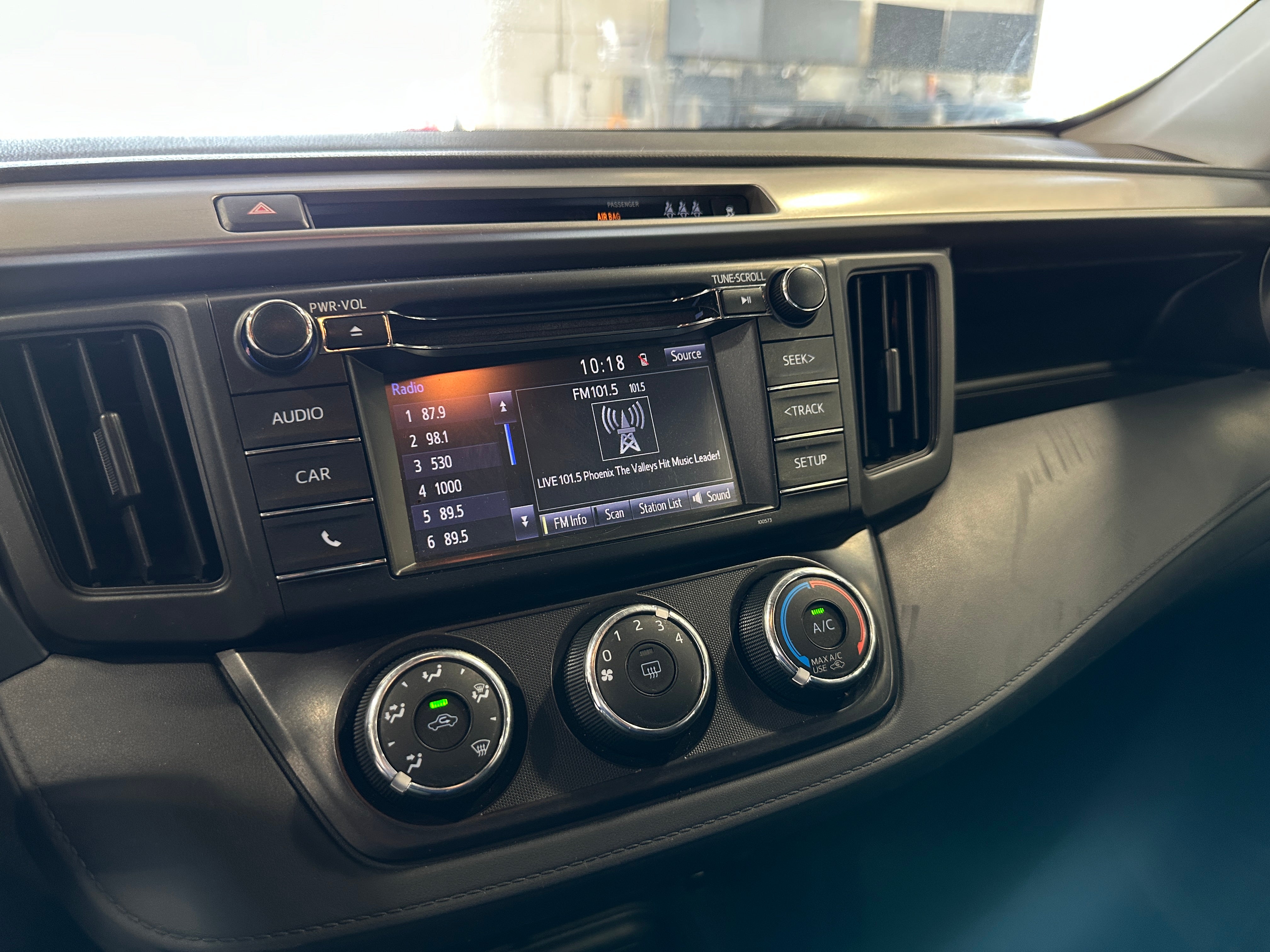 2018 Toyota RAV4 LE 4