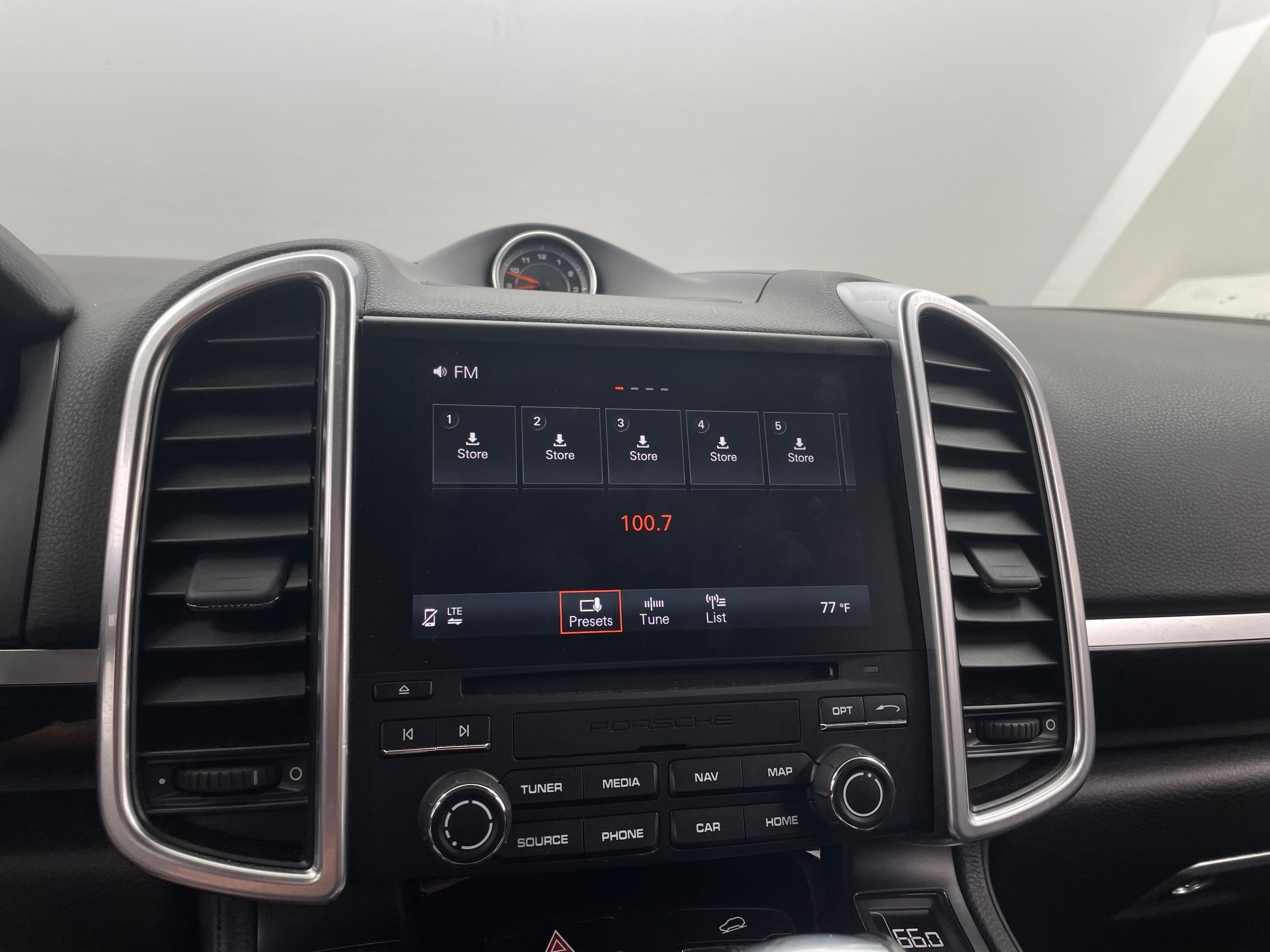 2018 Porsche Cayenne Platinum Edition 3