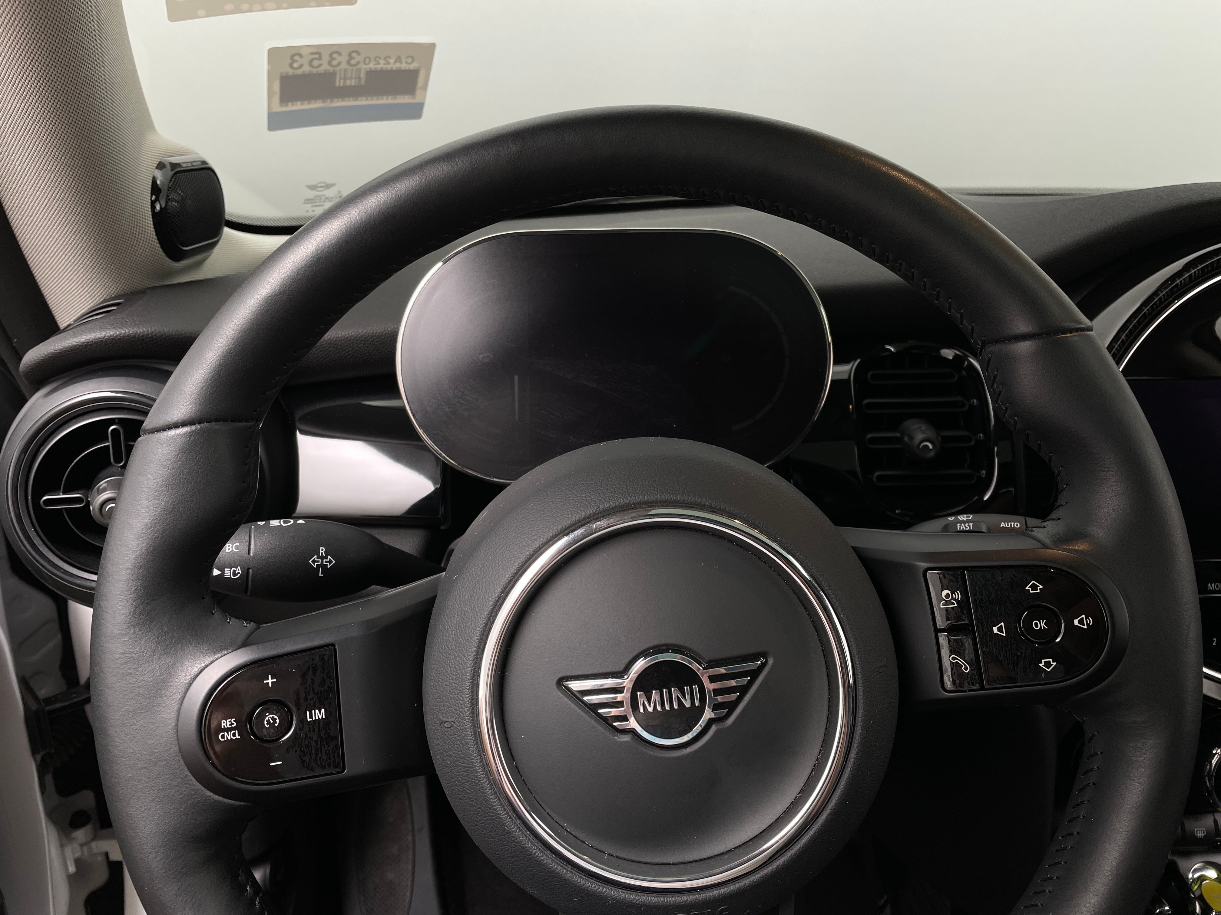 2024 MINI Cooper Hardtop SE 4