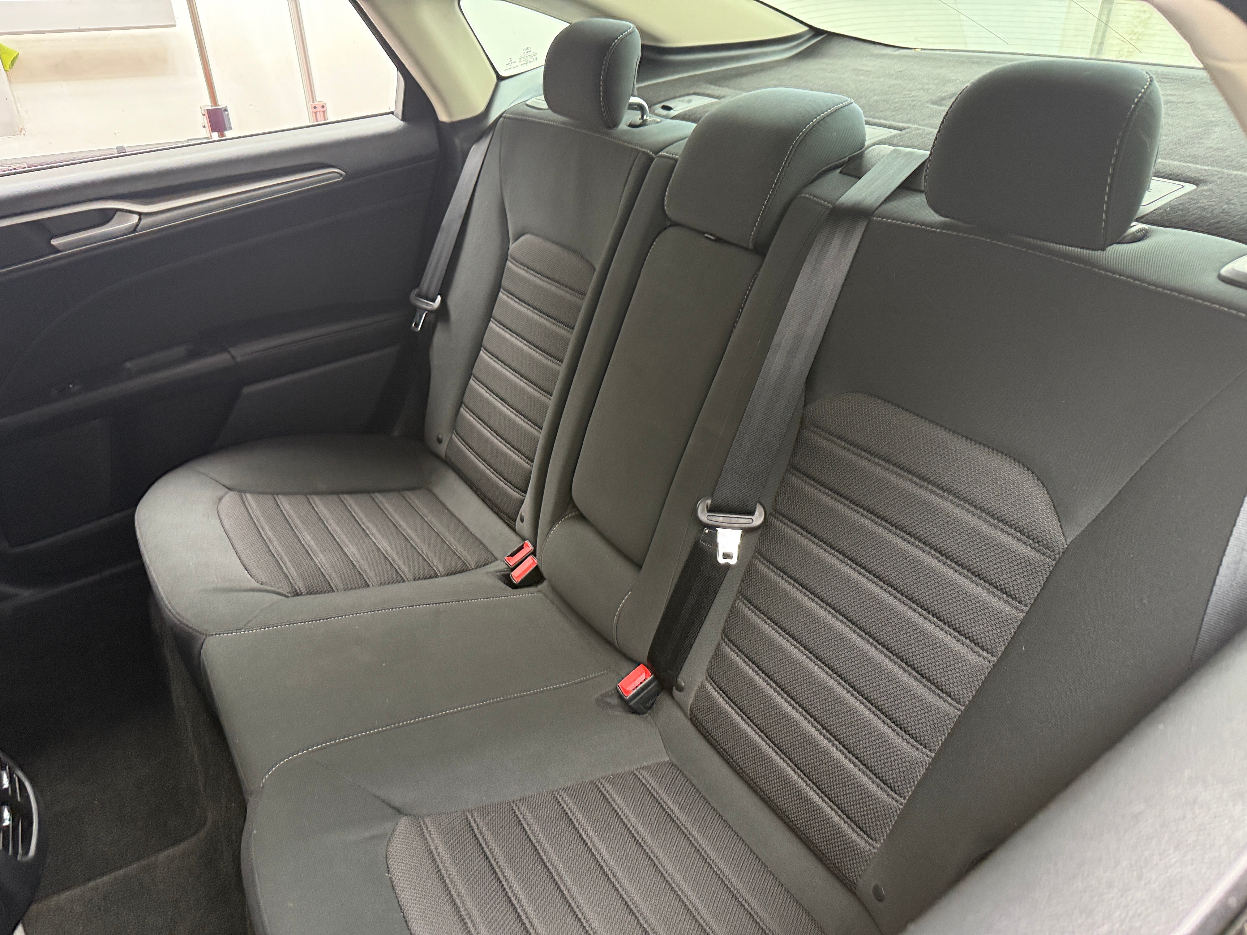 2020 Ford Fusion SE 6