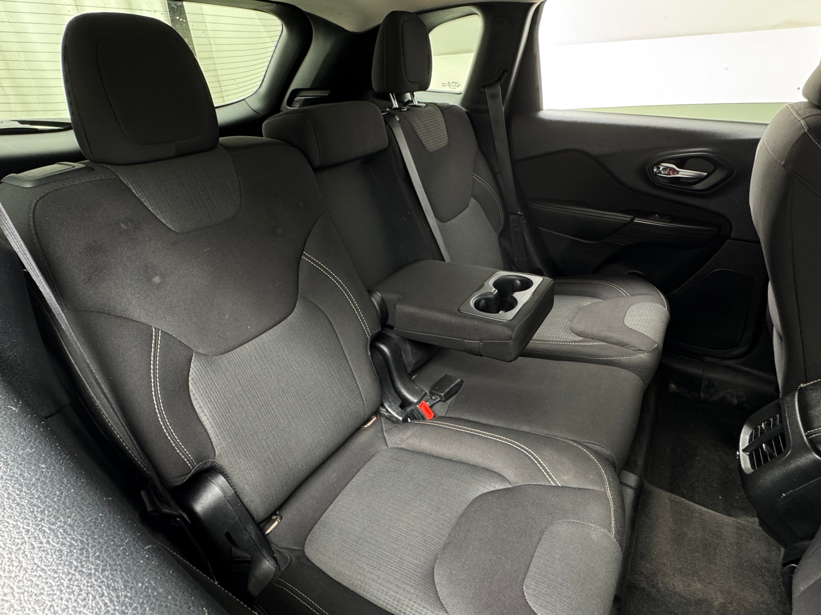 Thumbnail: 2016 Jeep Cherokee - 6