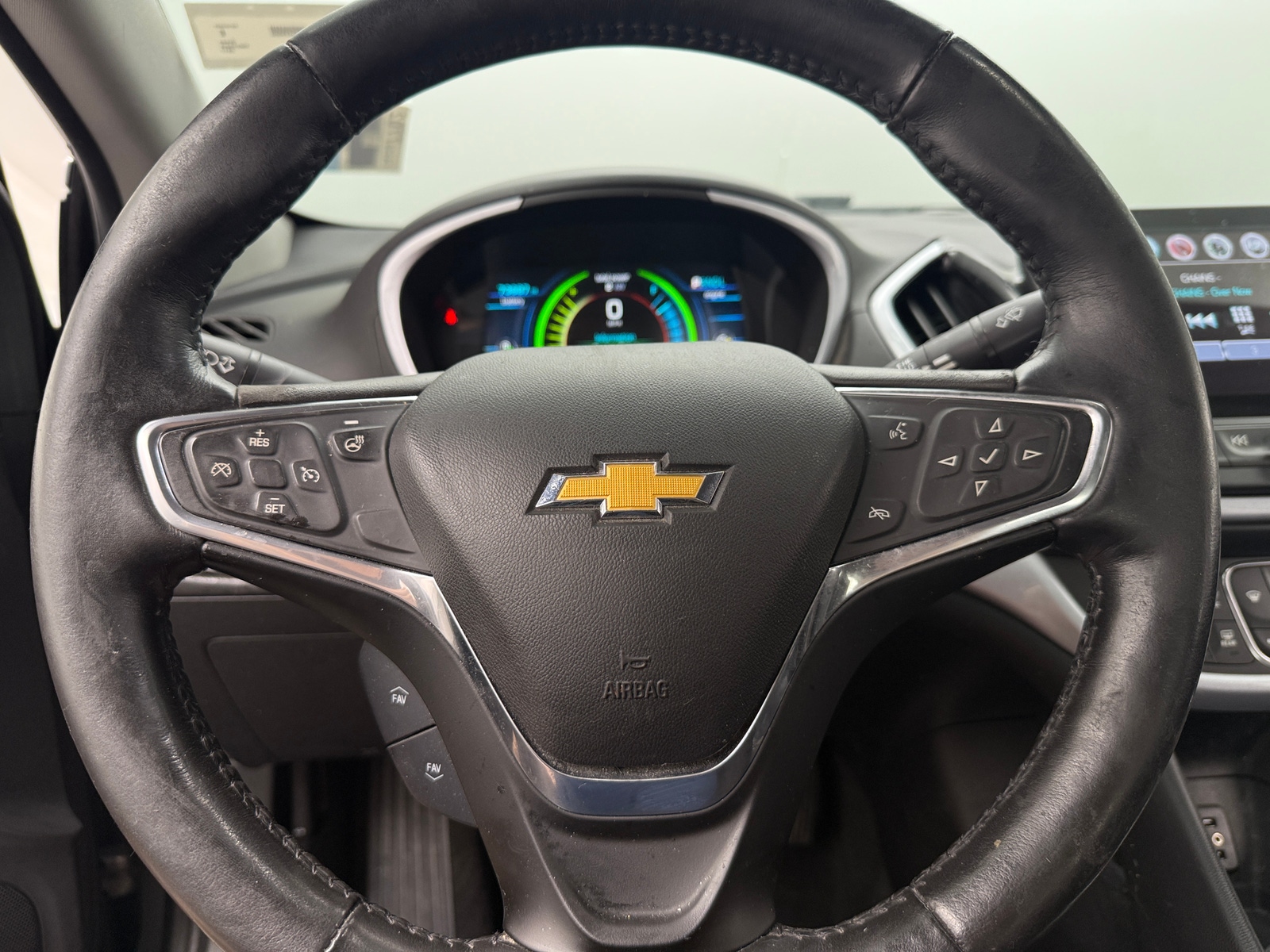 Thumbnail: 2017 Chevrolet Volt - 5