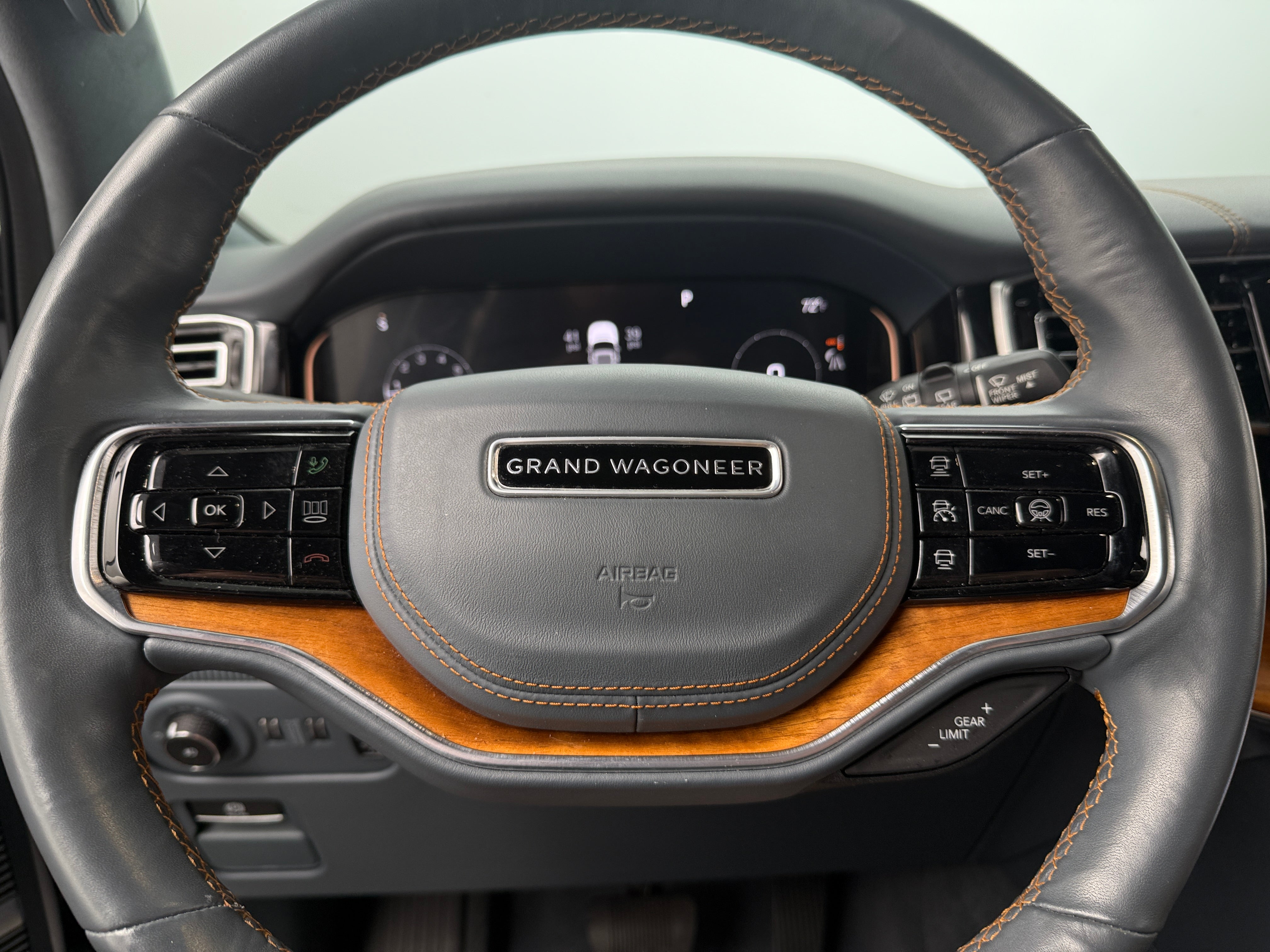 2022 Jeep Grand Wagoneer Series II 4