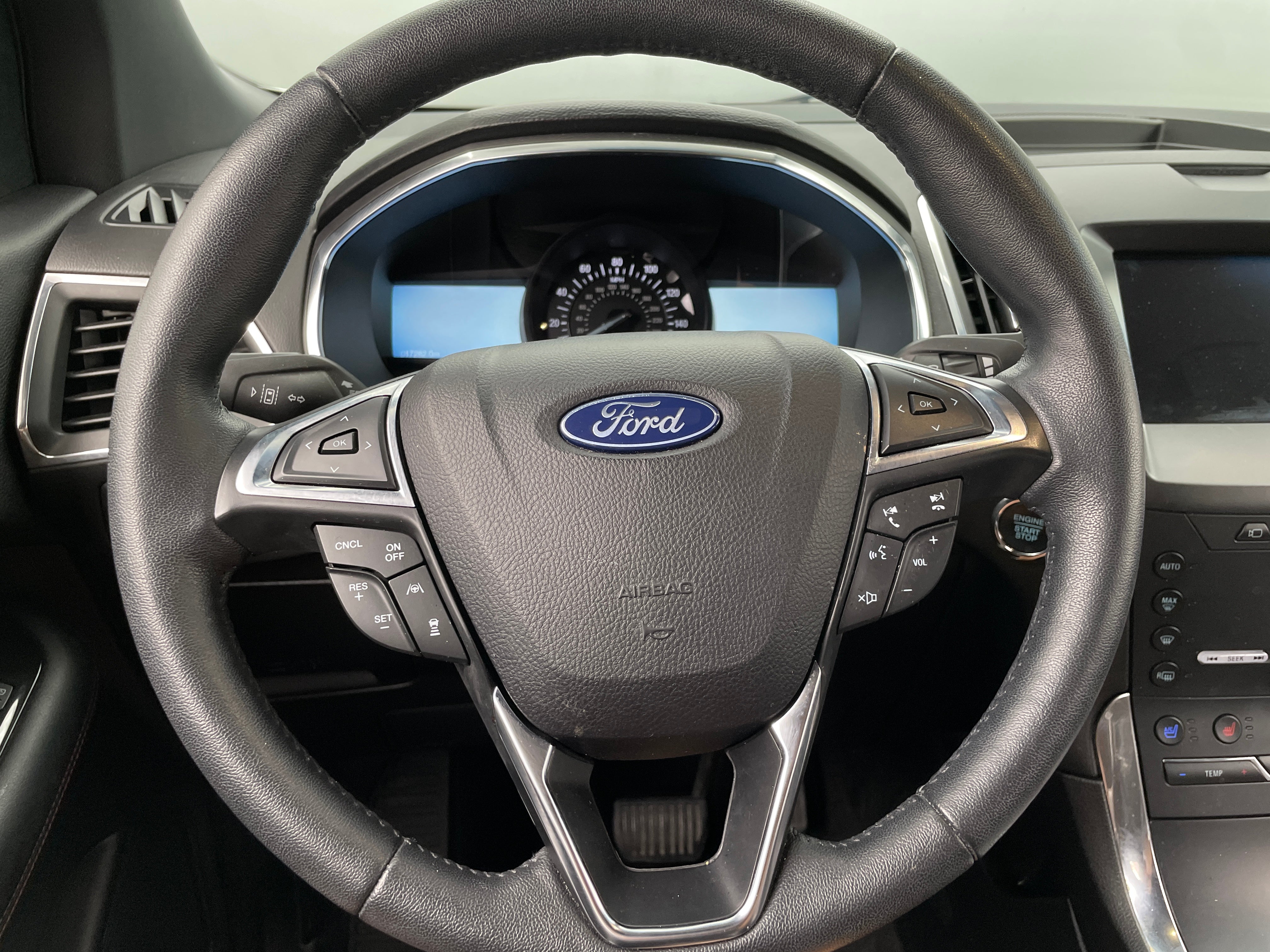 2020 Ford Edge Titanium 4