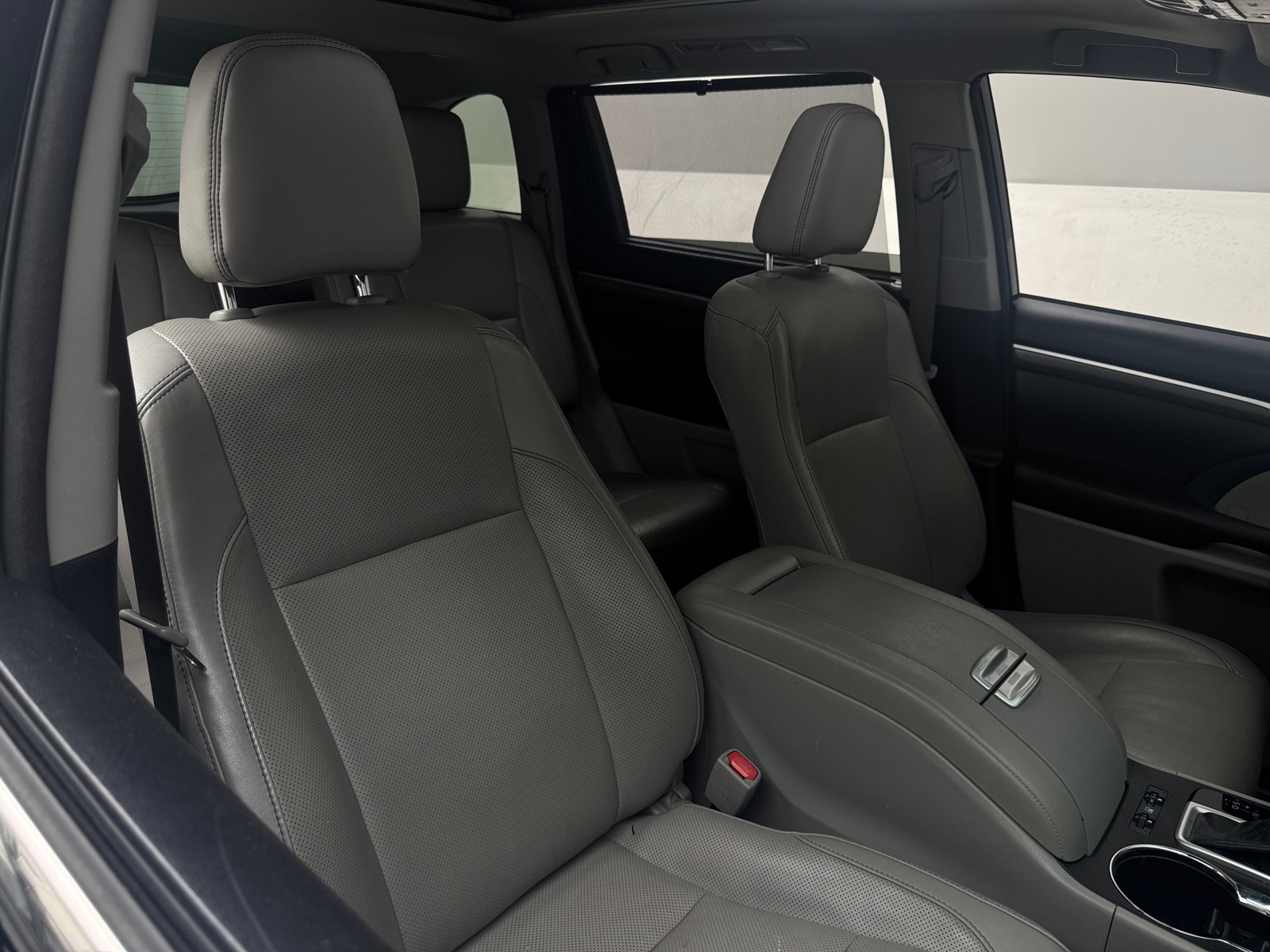 Thumbnail: 2018 Toyota Highlander - 2