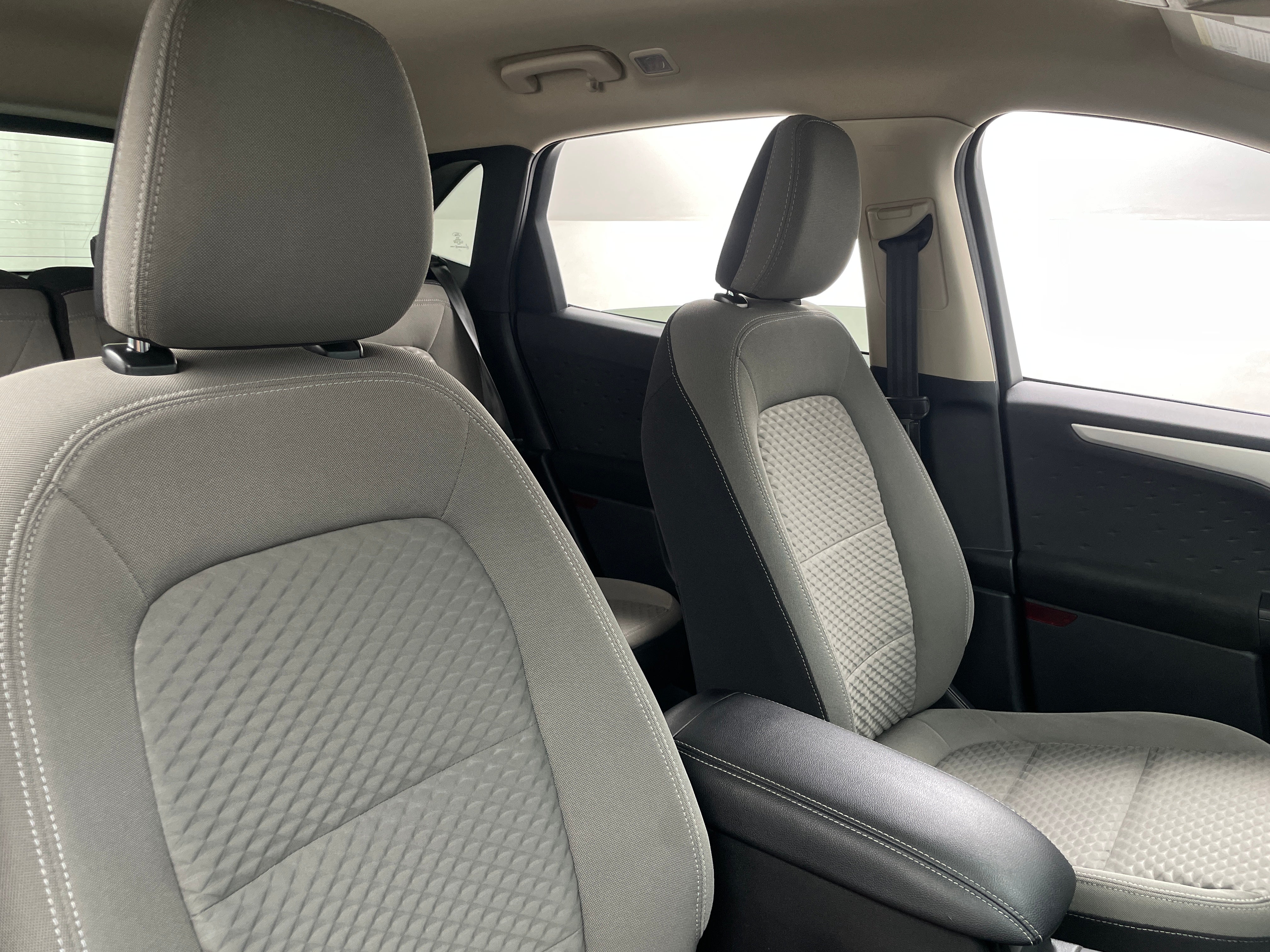 2020 Ford Escape SE 2