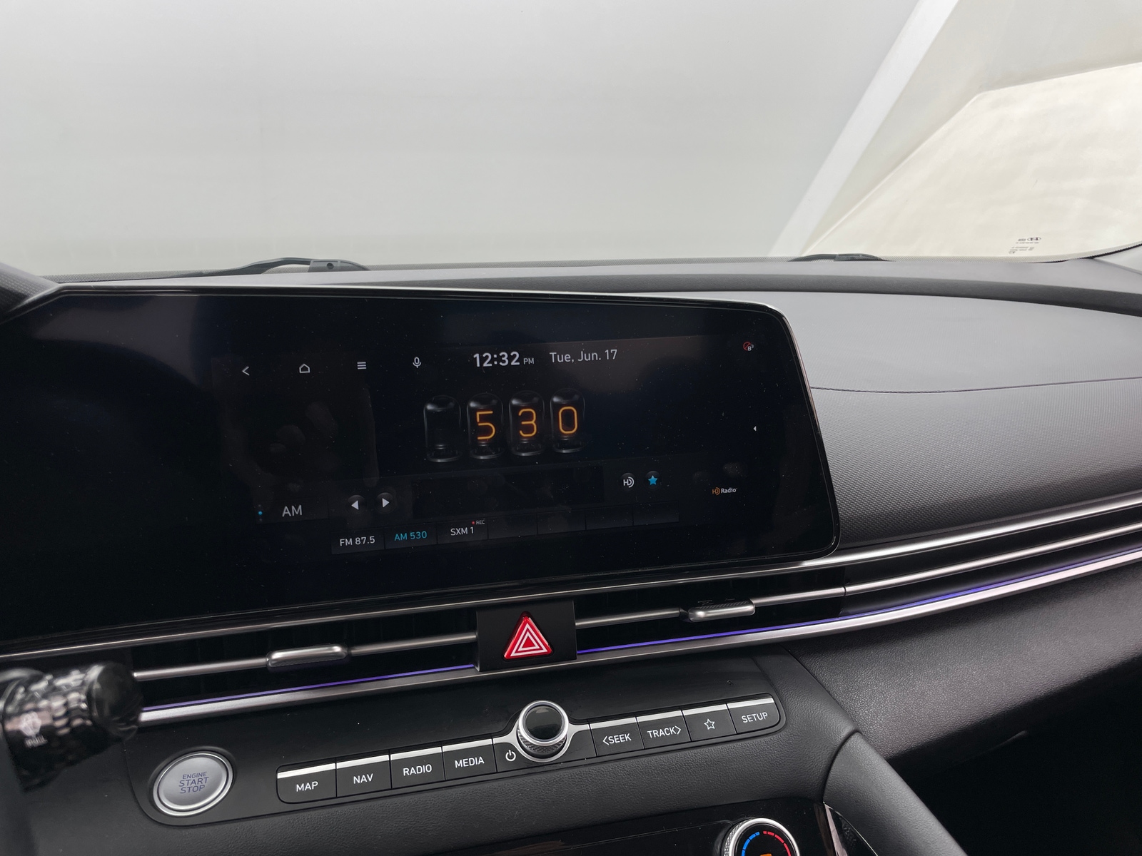 Thumbnail: 2022 Hyundai Elantra - 3
