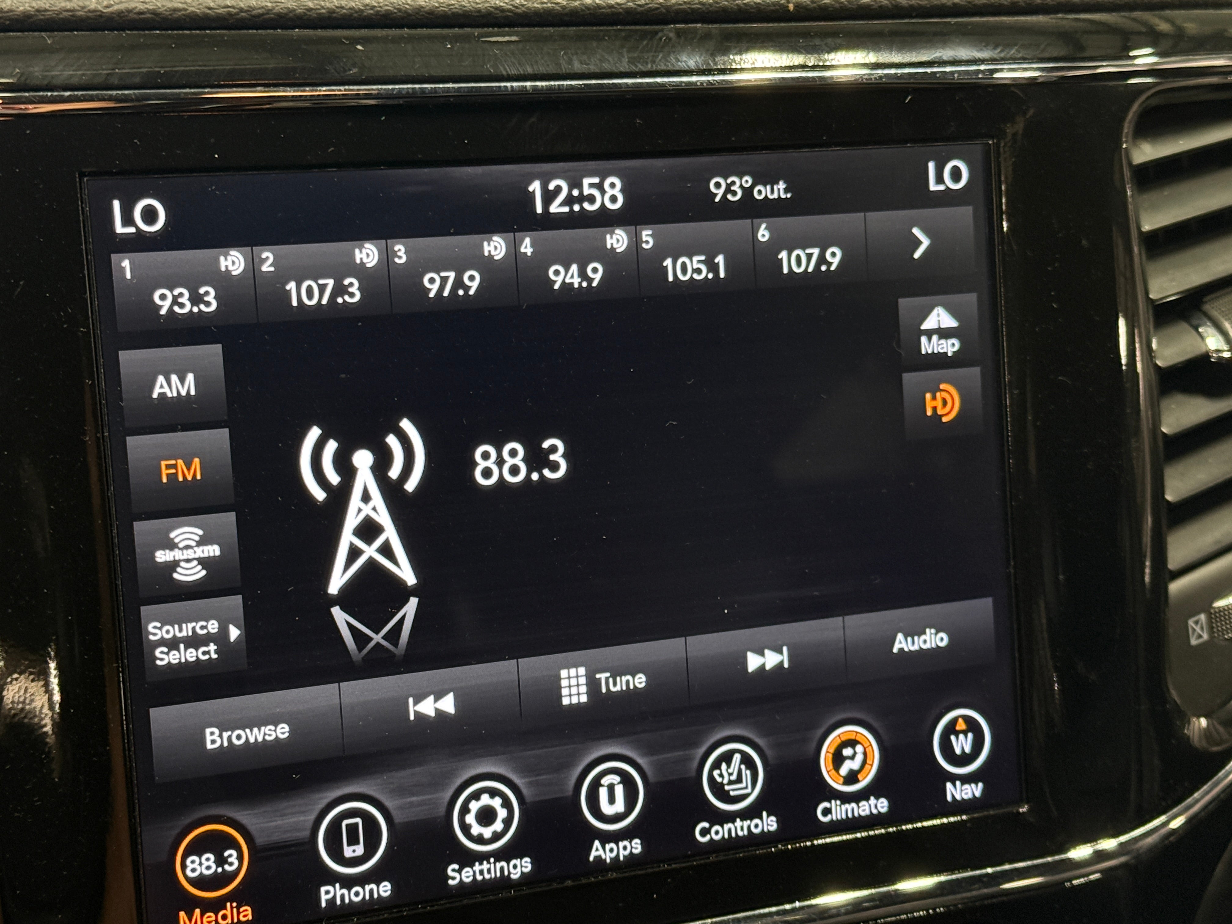 2019 Jeep Grand Cherokee Altitude 3