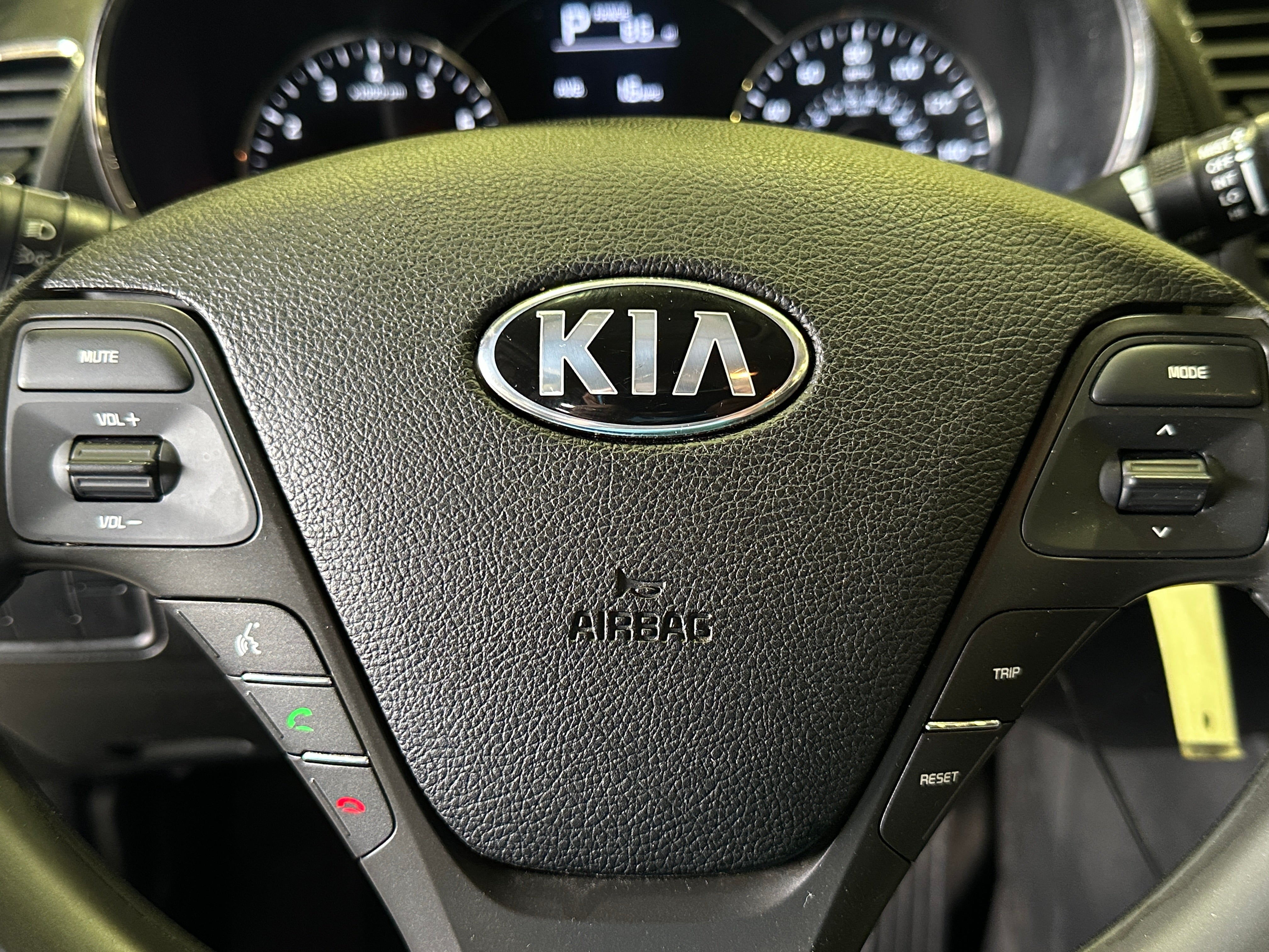 Thumbnail: 2017 Kia Forte - 4