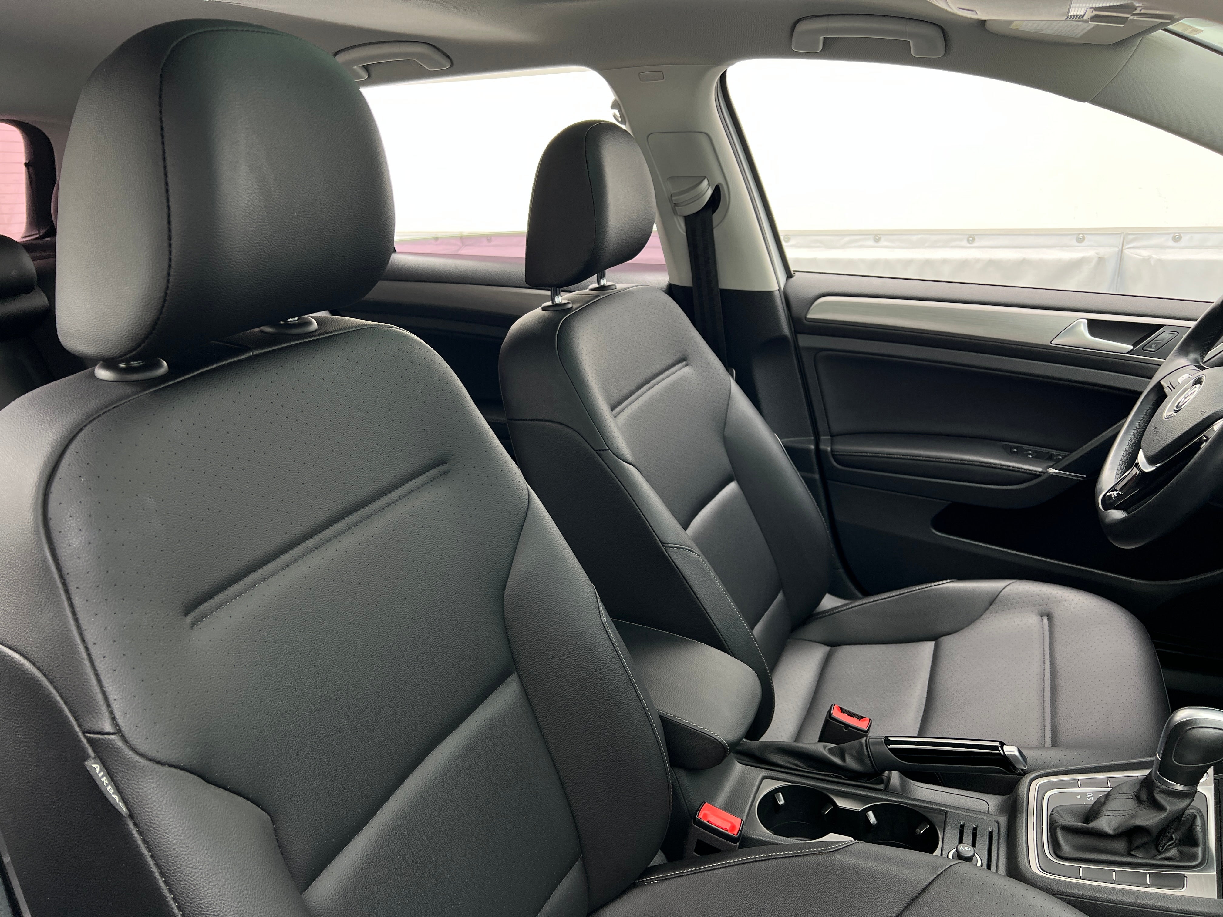 2017 Volkswagen Golf SE 2