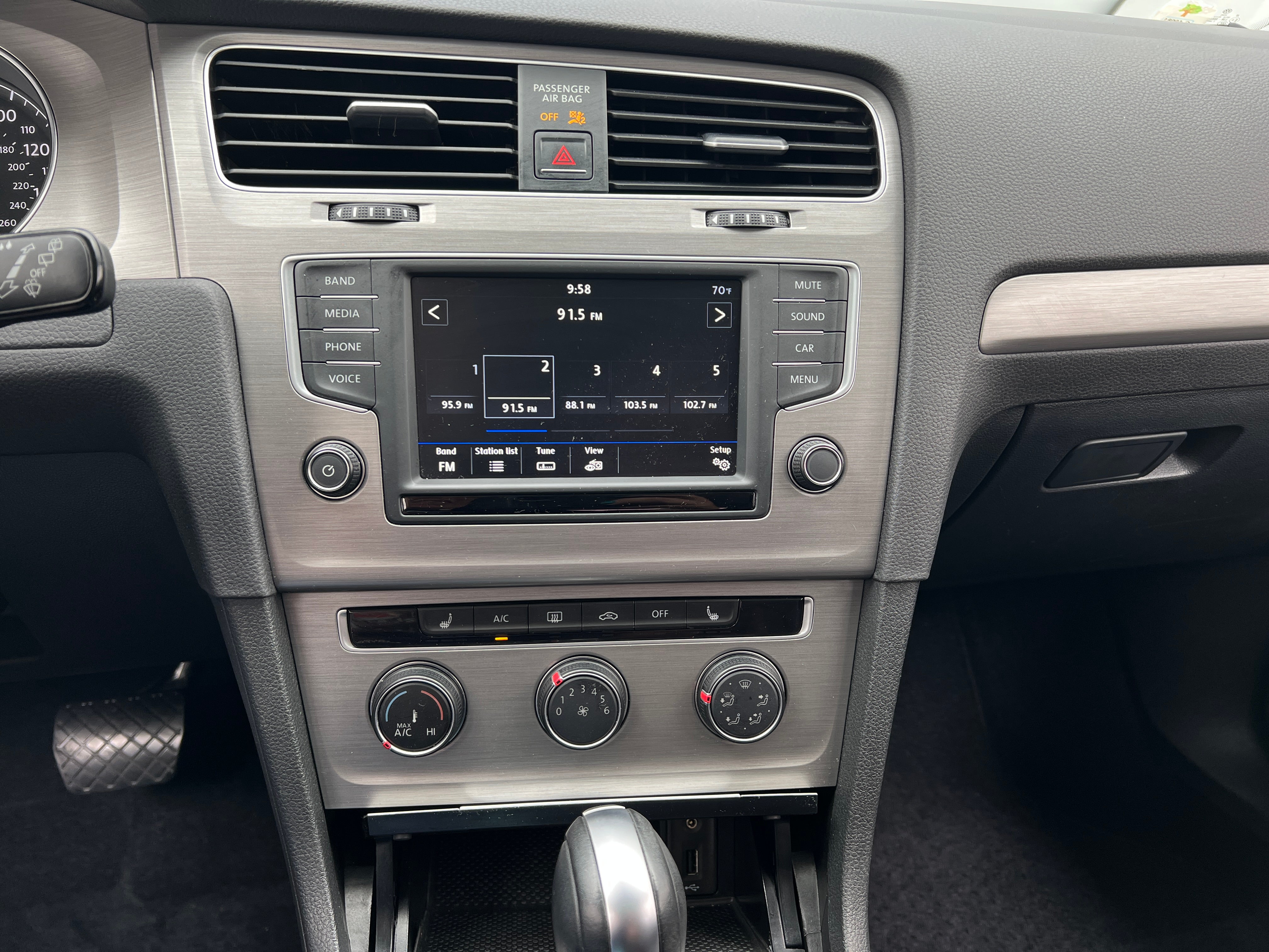 2017 Volkswagen Golf SE 4